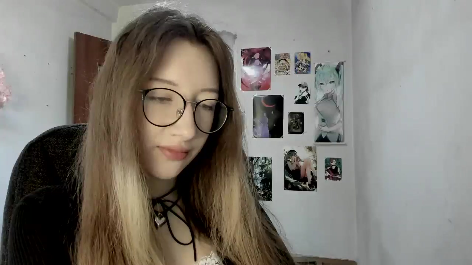 Gallery image thumbnail from CandyyCrushh's myfreecams stream on, 05/21/2025, 12:27 image 16 of 20