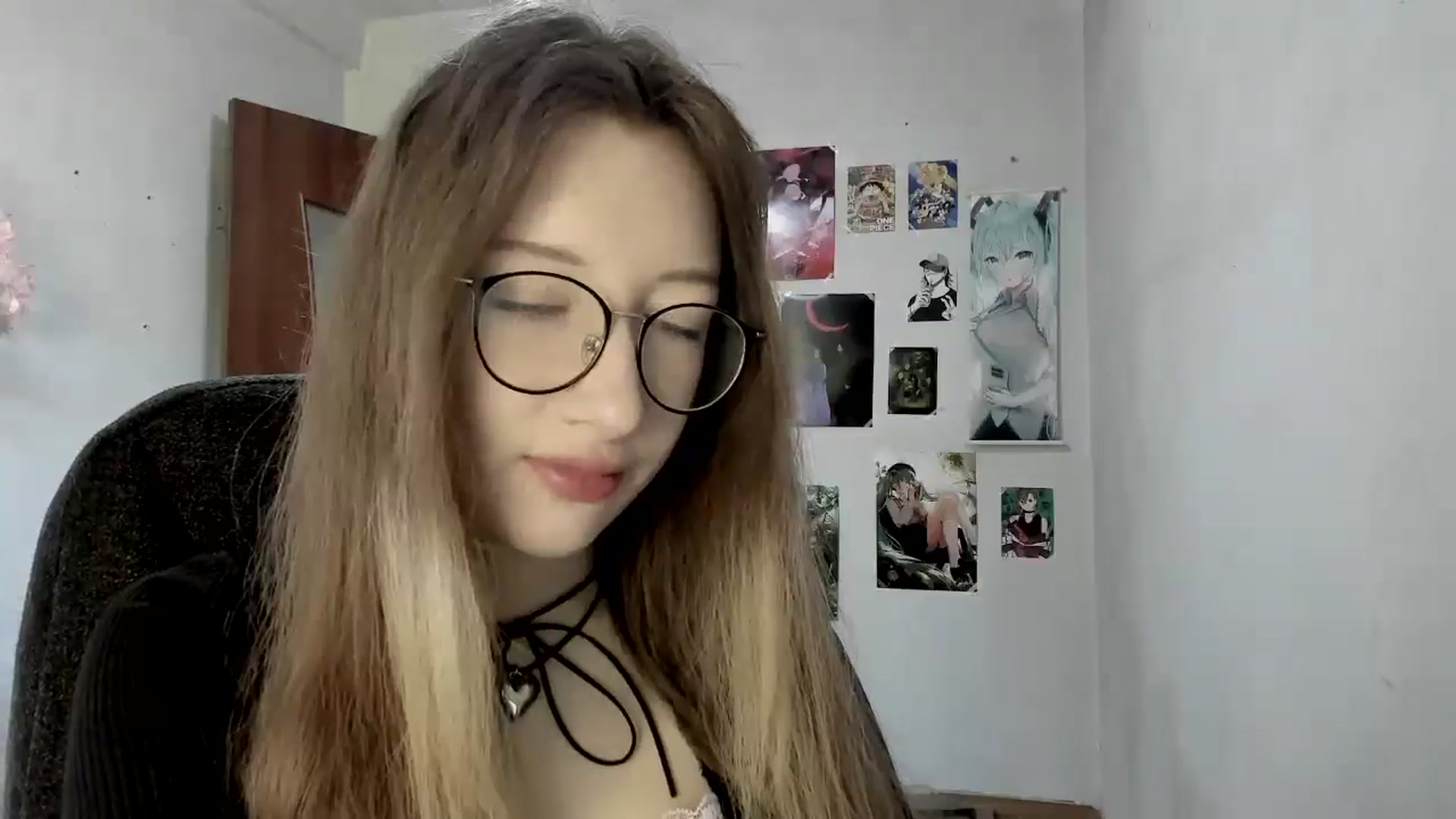 Gallery image thumbnail from CandyyCrushh's myfreecams stream on, 05/21/2025, 12:27 image 7 of 20