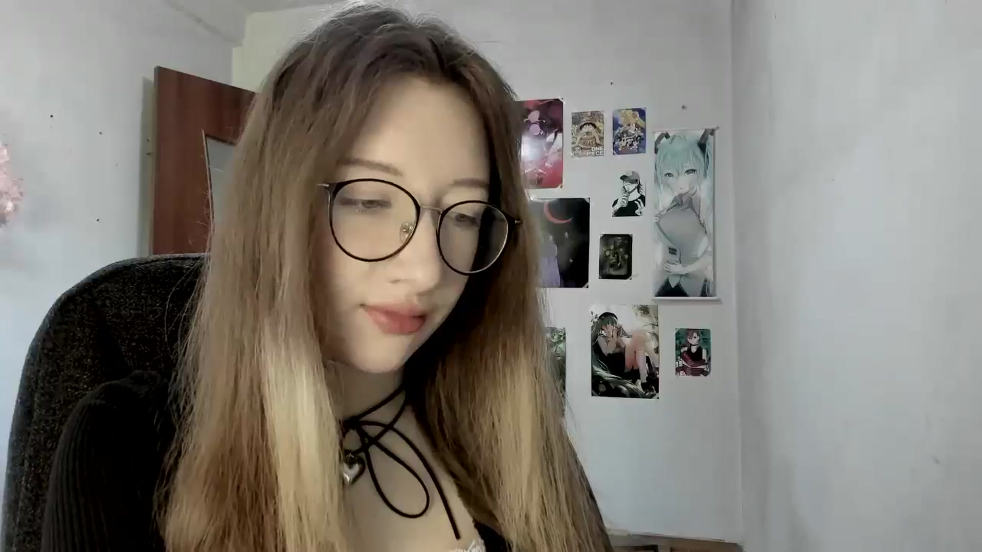 Gallery image thumbnail from CandyyCrushh's myfreecams stream on, 05/21/2025, 12:27 image 6 of 20