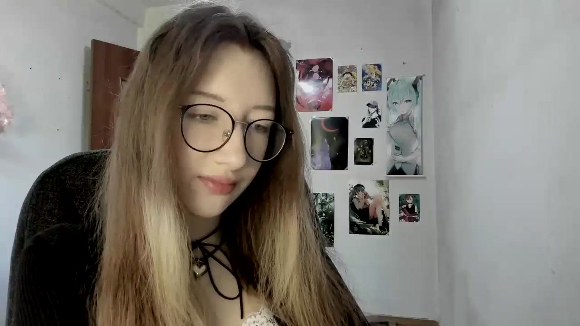 Gallery image thumbnail from CandyyCrushh's myfreecams stream on, 05/21/2025, 12:27 image 17 of 20