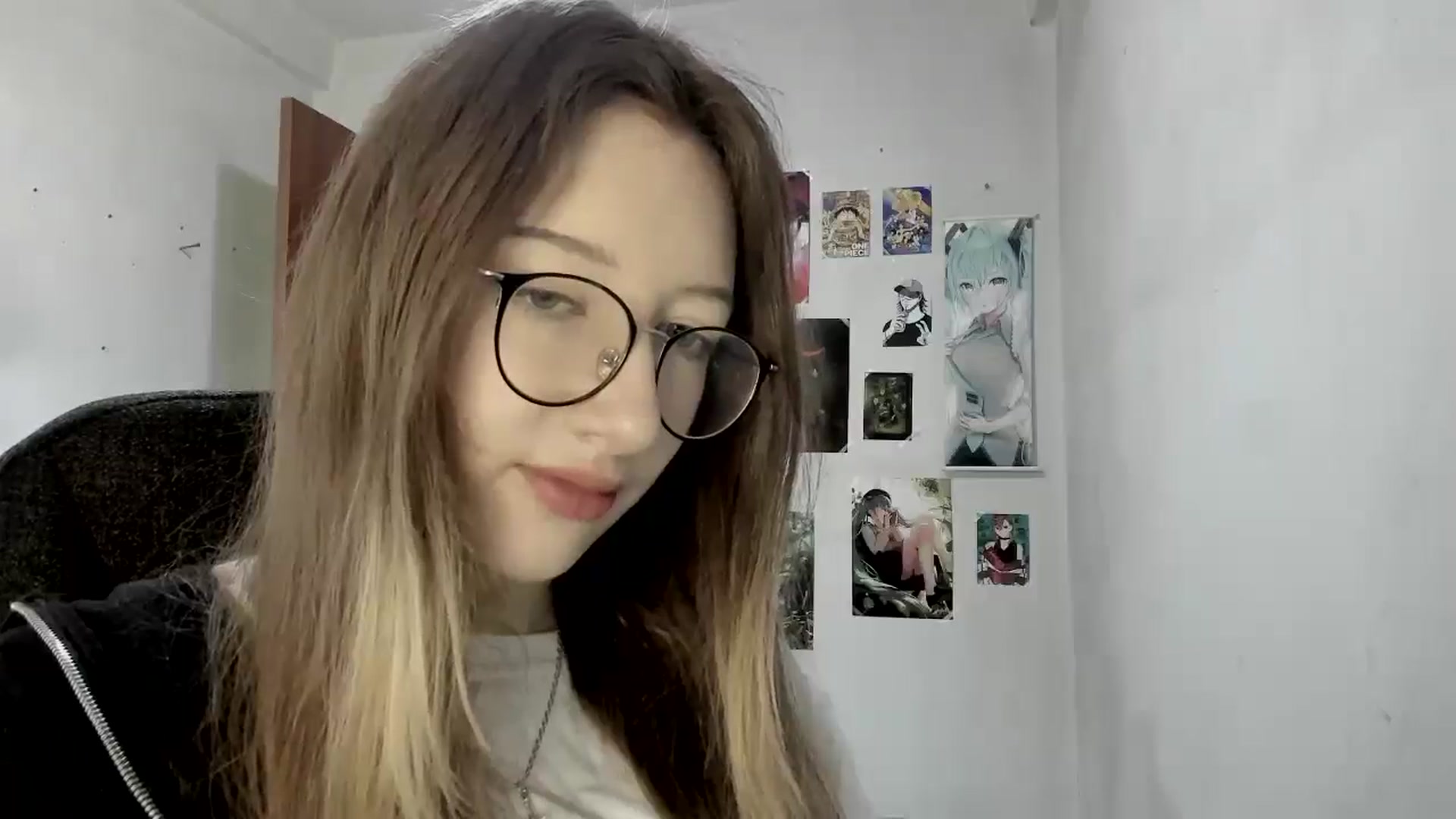 Gallery image thumbnail from CandyyCrushh's myfreecams stream on, 05/24/2025, 13:40 image 5 of 20