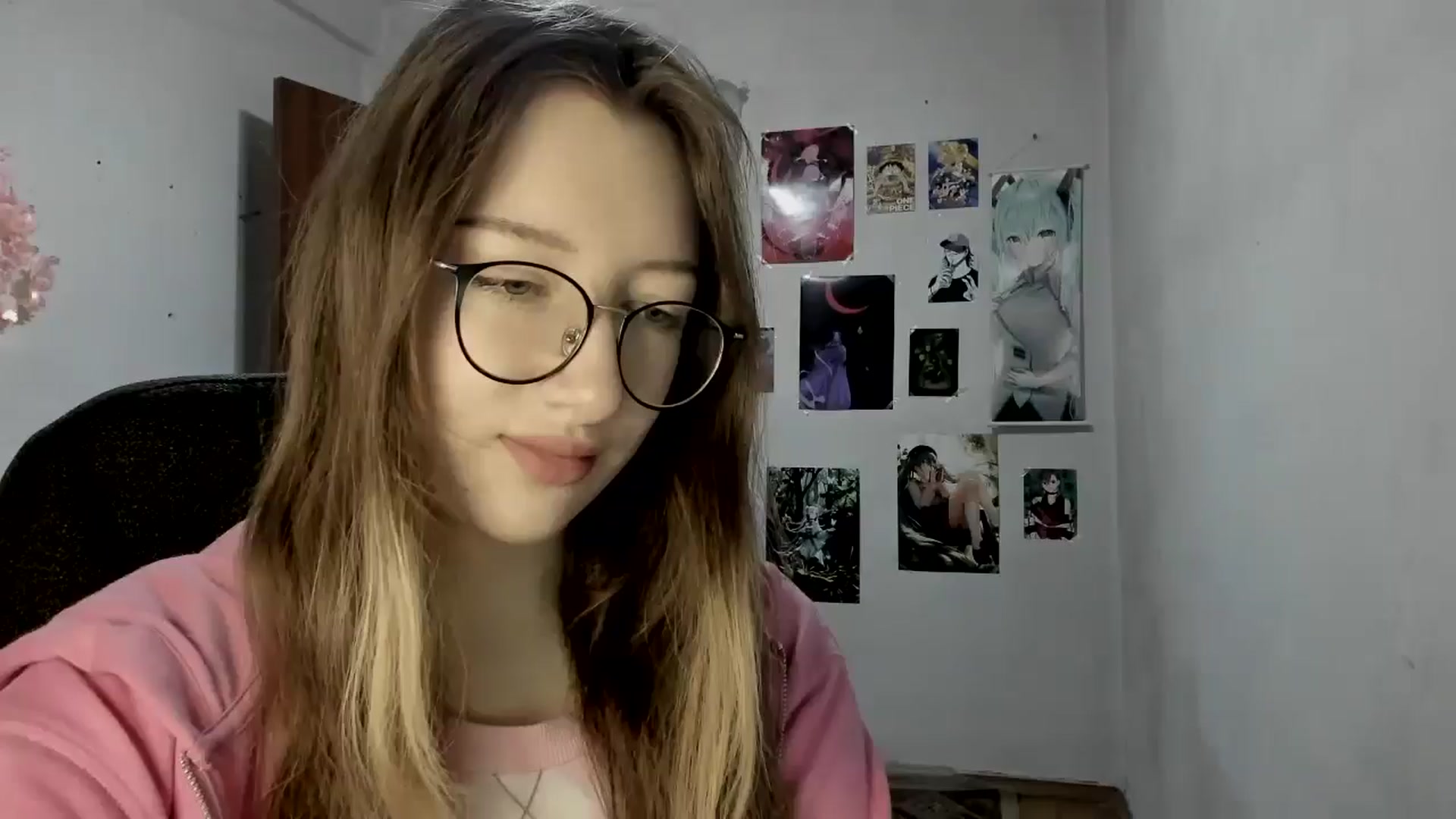 Gallery image thumbnail from CandyyCrushh's myfreecams stream on, 06/04/2025, 17:29 image 12 of 20