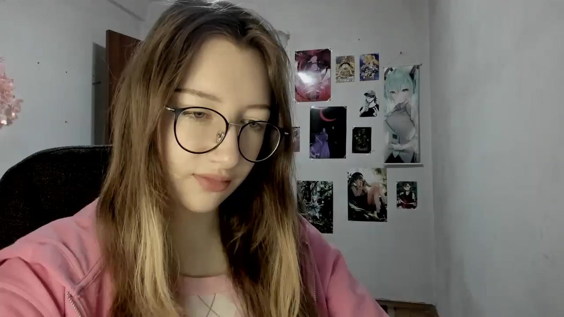 Gallery image thumbnail from CandyyCrushh's myfreecams stream on, 06/04/2025, 17:29 image 7 of 20