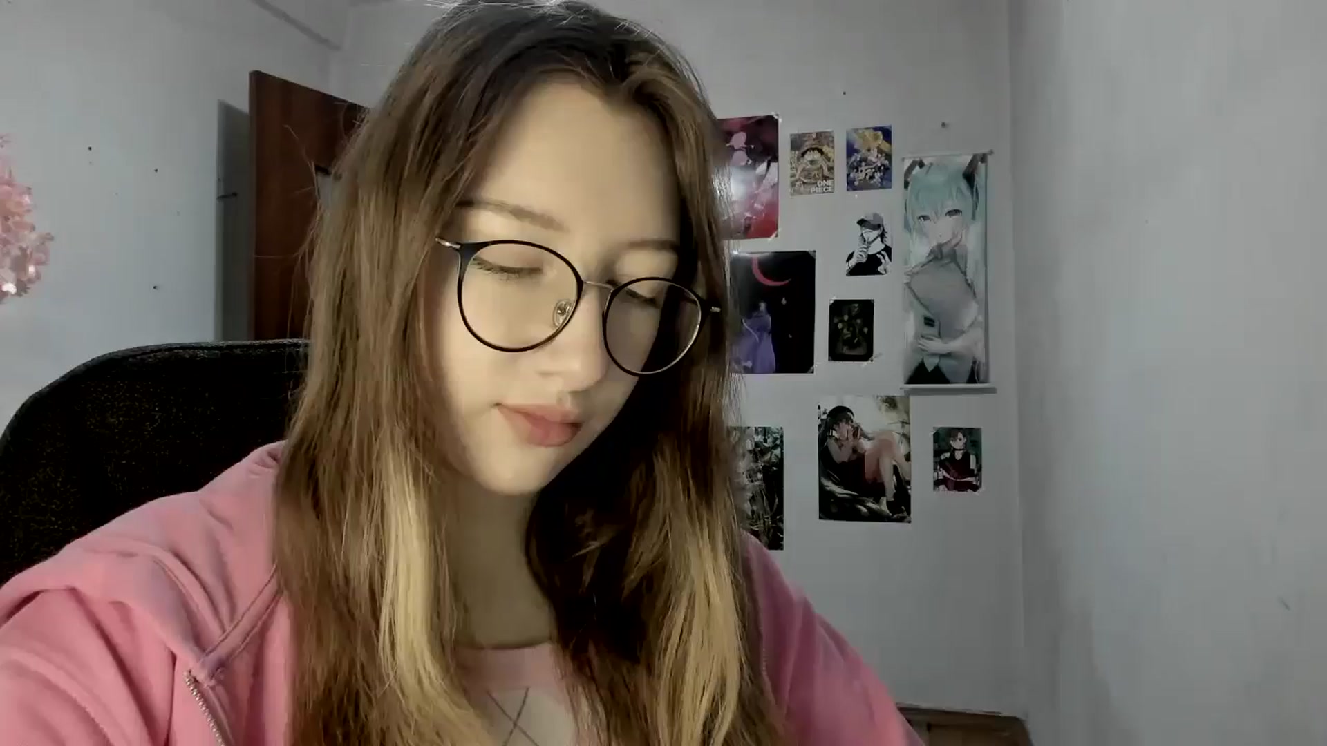 Gallery image thumbnail from CandyyCrushh's myfreecams stream on, 06/04/2025, 17:29 image 1 of 20