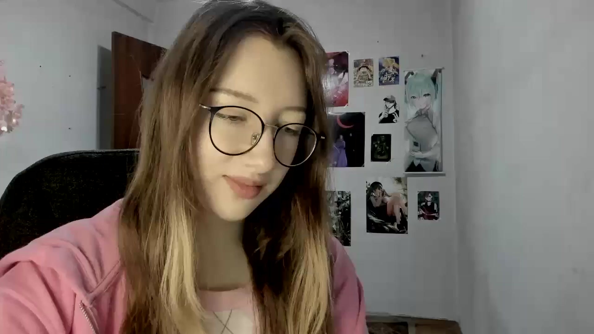 Gallery image thumbnail from CandyyCrushh's myfreecams stream on, 06/04/2025, 17:29 image 2 of 20