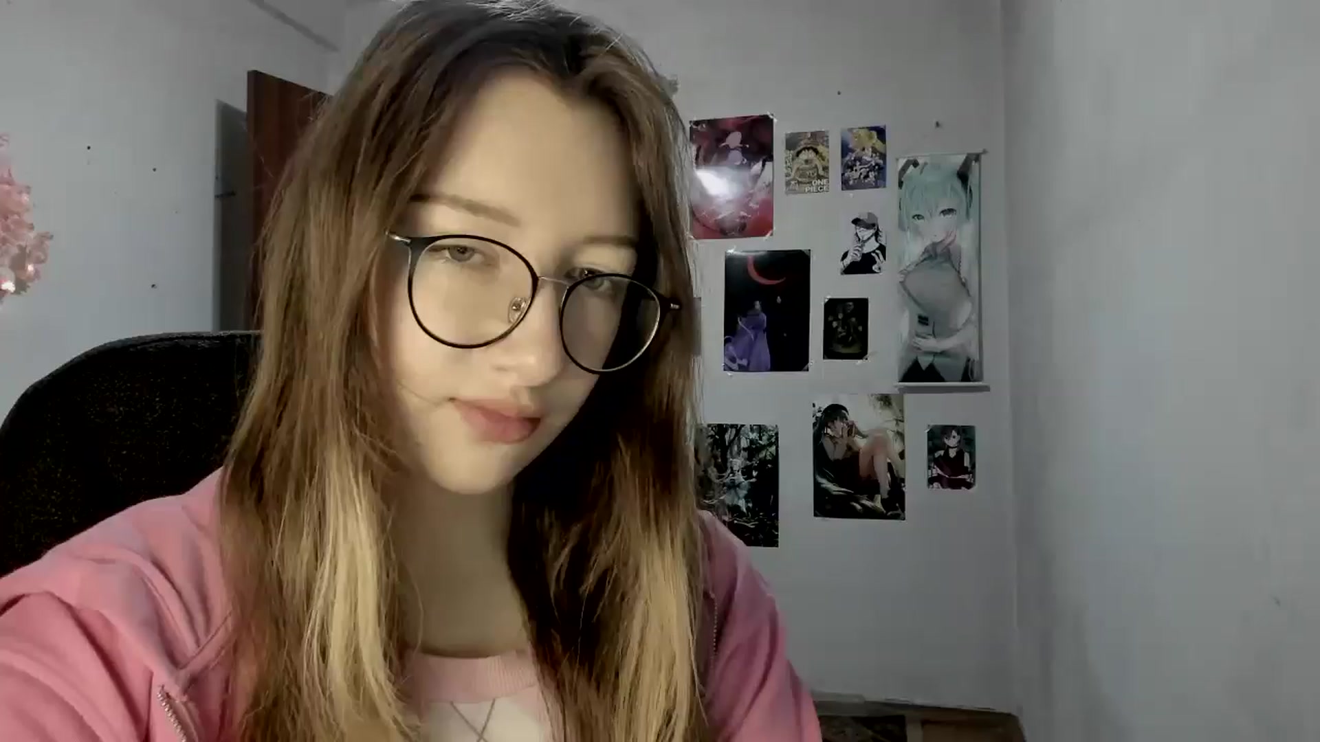 Gallery image thumbnail from CandyyCrushh's myfreecams stream on, 06/04/2025, 17:29 image 16 of 20
