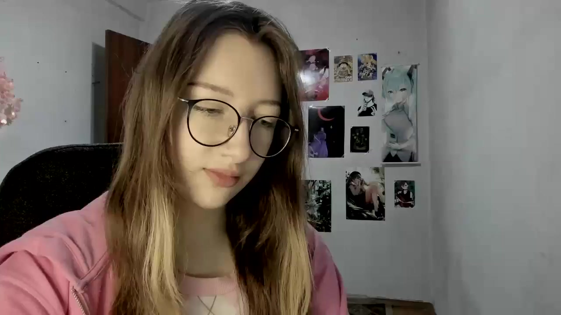 Gallery image thumbnail from CandyyCrushh's myfreecams stream on, 06/04/2025, 17:29 image 4 of 20