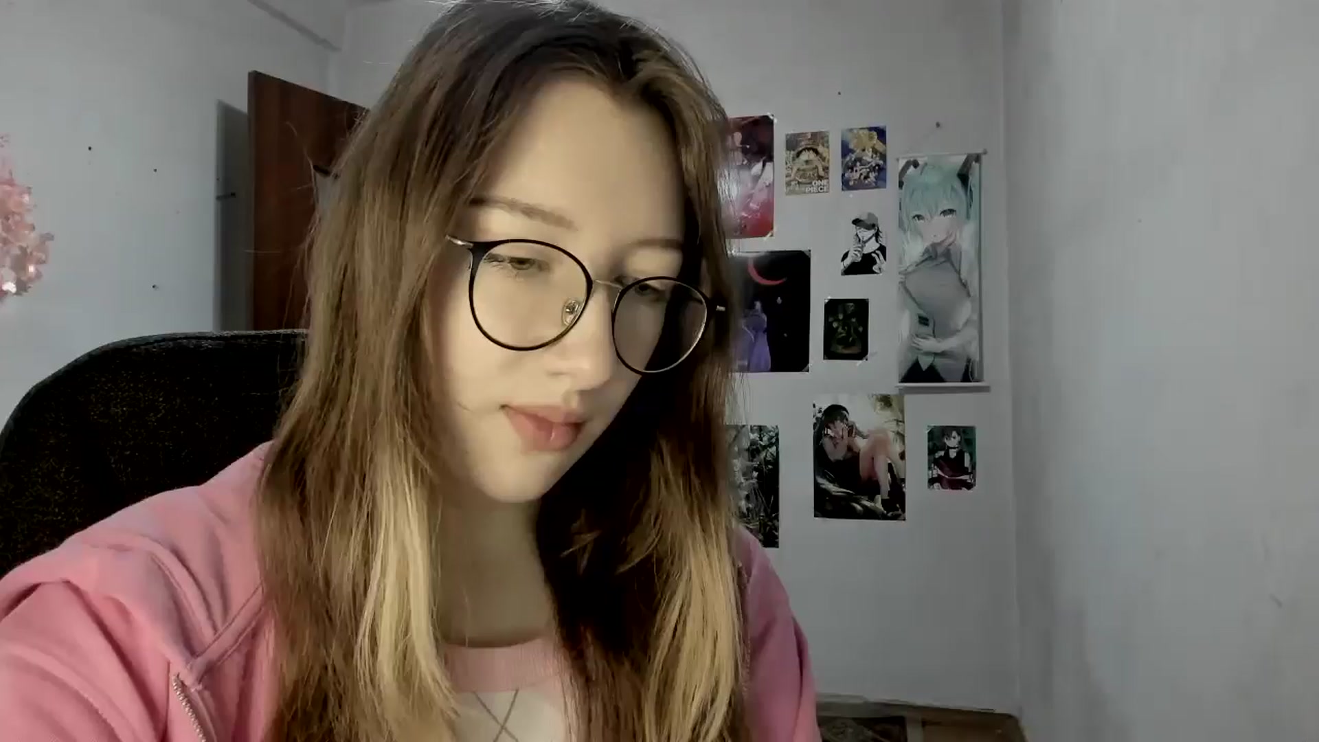 Gallery image thumbnail from CandyyCrushh's myfreecams stream on, 06/04/2025, 17:29 image 3 of 20