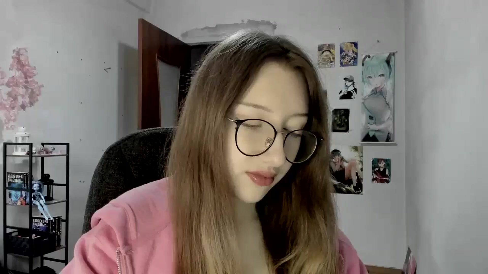 Gallery image thumbnail from CandyyCrushh's myfreecams stream on, 09/29/2025, 14:38 image 5 of 20
