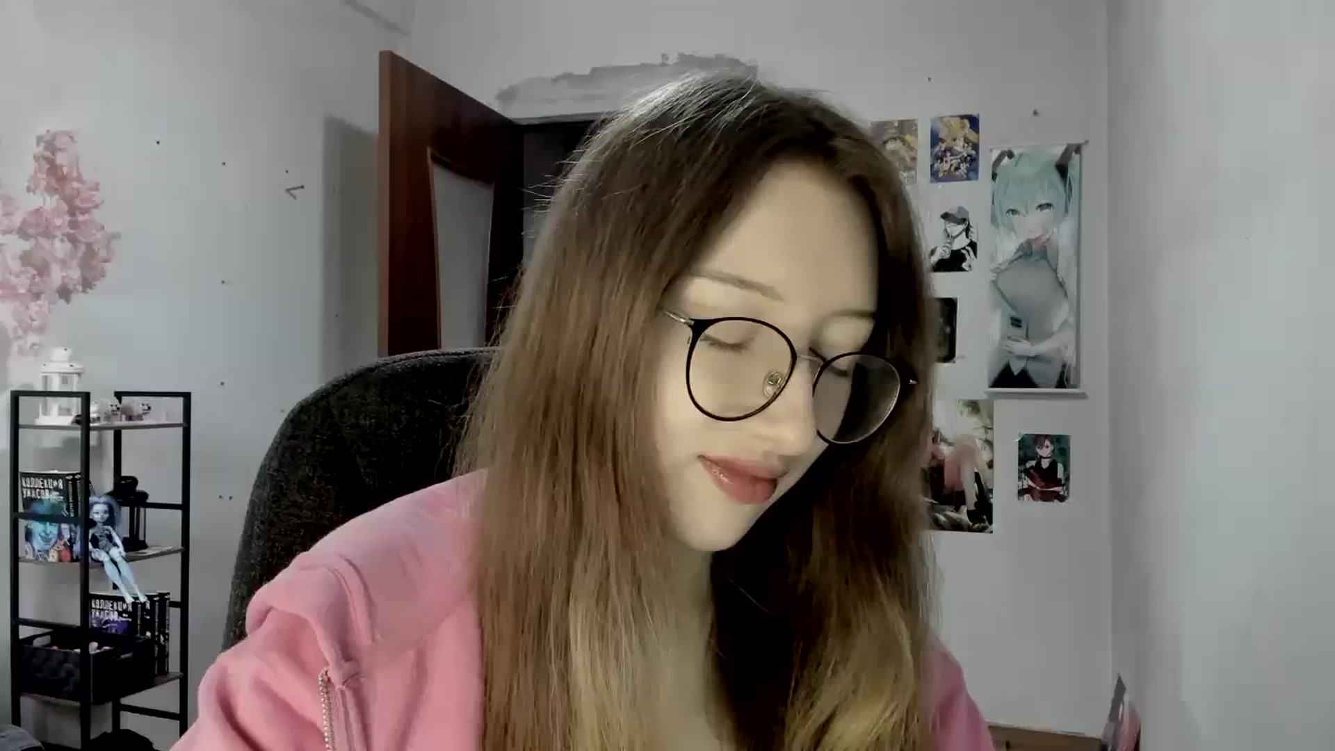 Gallery image thumbnail from CandyyCrushh's myfreecams stream on, 09/29/2025, 14:38 image 1 of 20