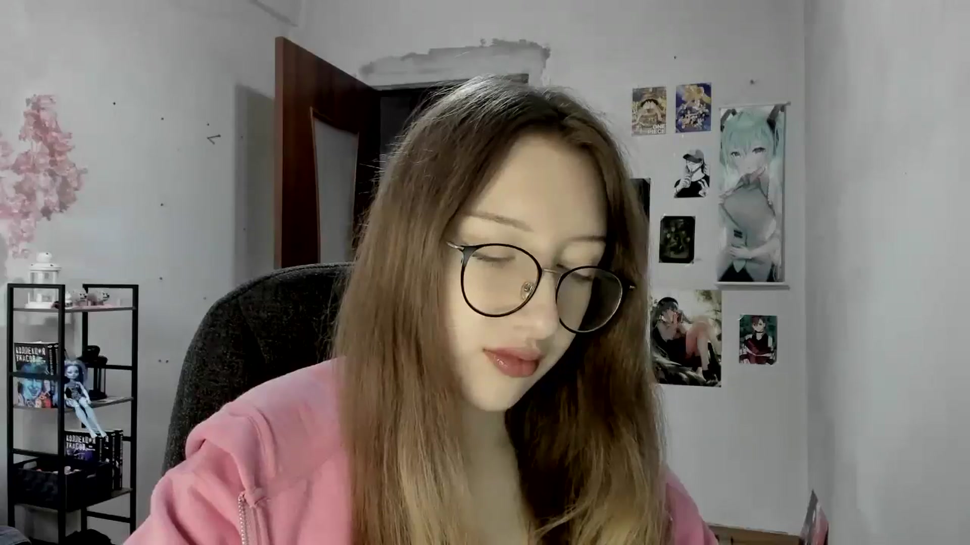 Gallery image thumbnail from CandyyCrushh's myfreecams stream on, 09/29/2025, 14:38 image 4 of 20