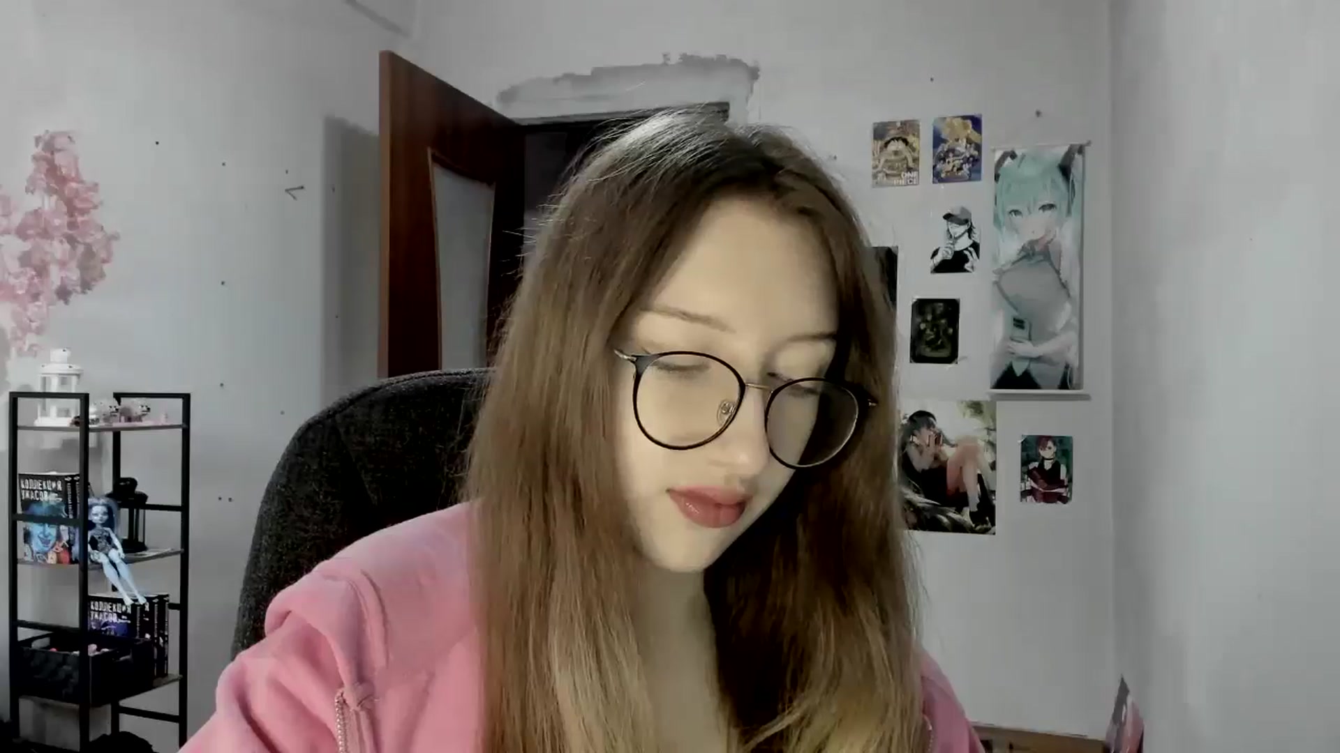 Gallery image thumbnail from CandyyCrushh's myfreecams stream on, 09/29/2025, 14:38 image 6 of 20