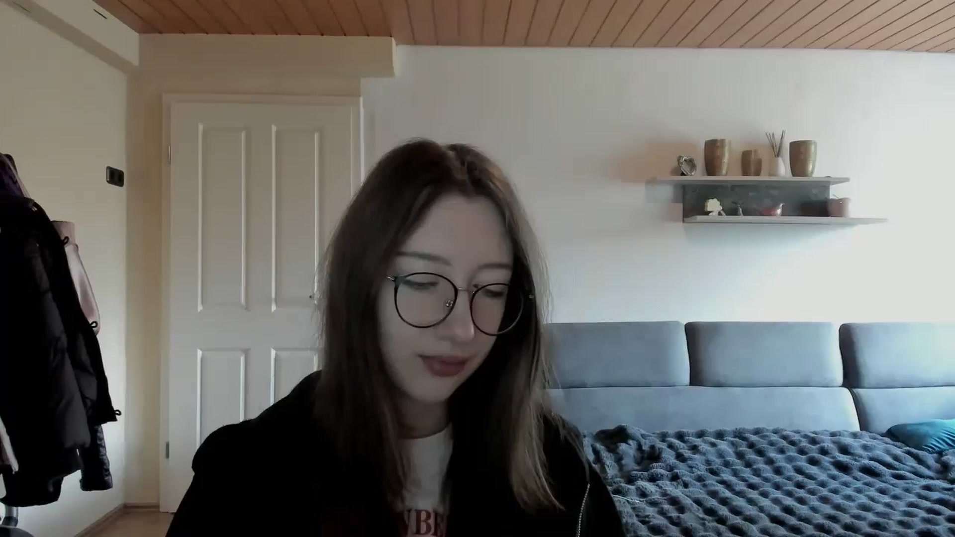 Gallery image thumbnail from CandyyCrushh's myfreecams stream on, 04/14/2026, 11:37 image 17 of 20