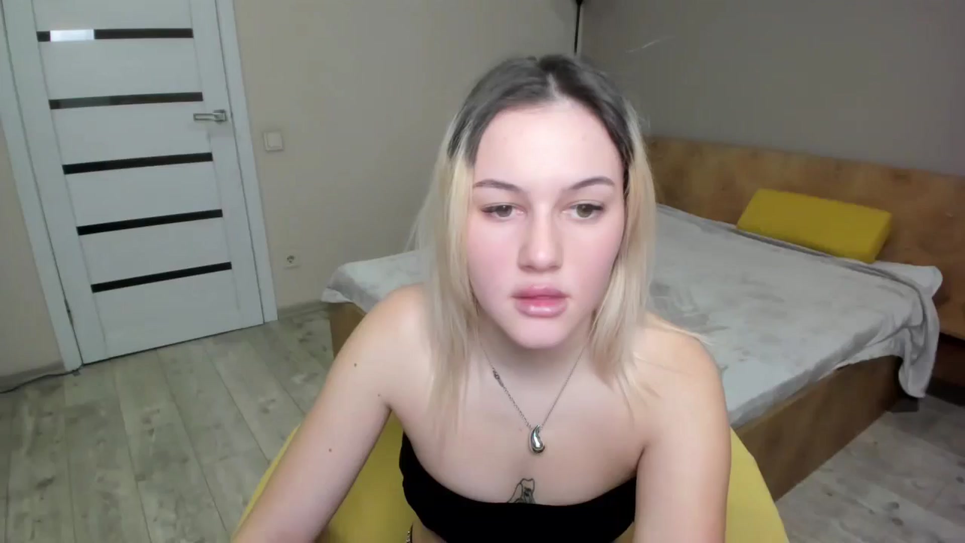 Gallery image thumbnail from CandyyPop's myfreecams stream on, 01/02/2025, 15:07 image 9 of 20