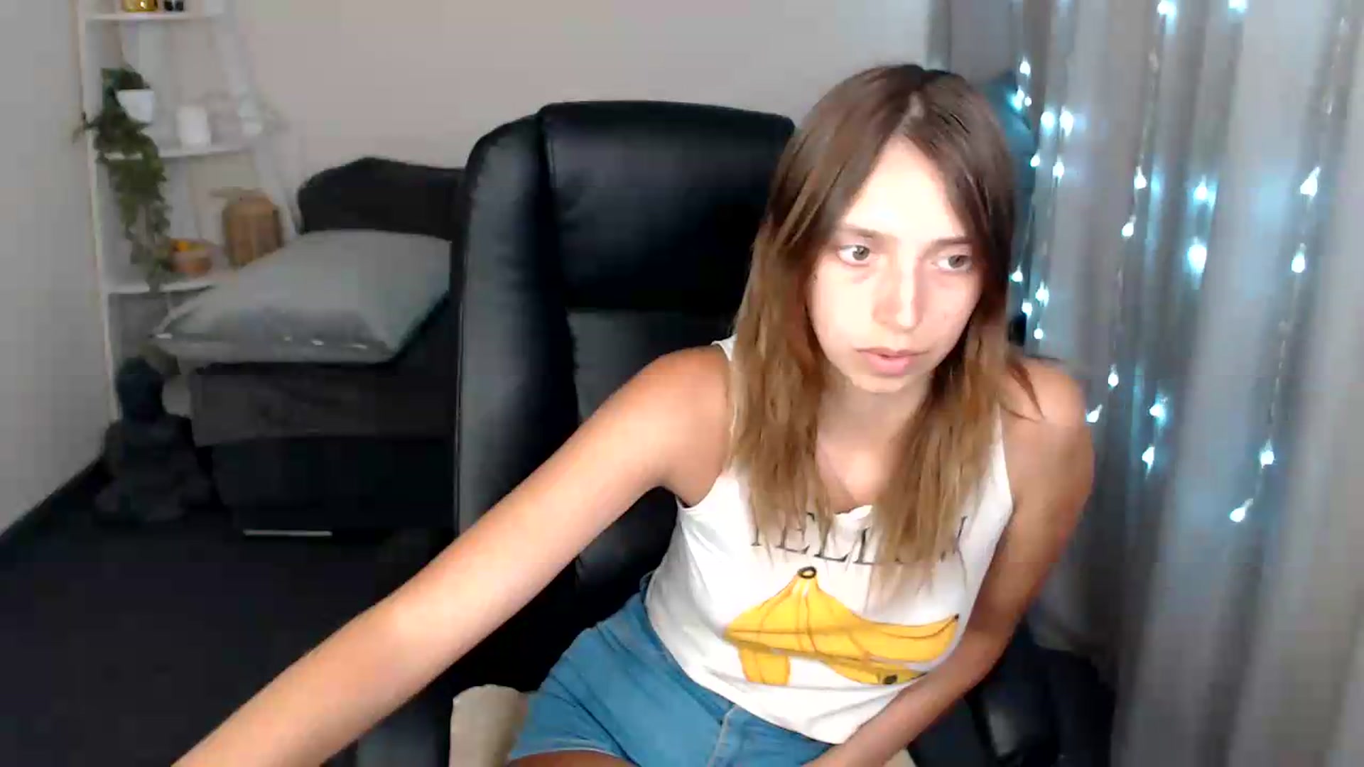 Gallery image thumbnail from CapriceBaby's myfreecams stream on, 06/25/2026, 12:29 image 17 of 20