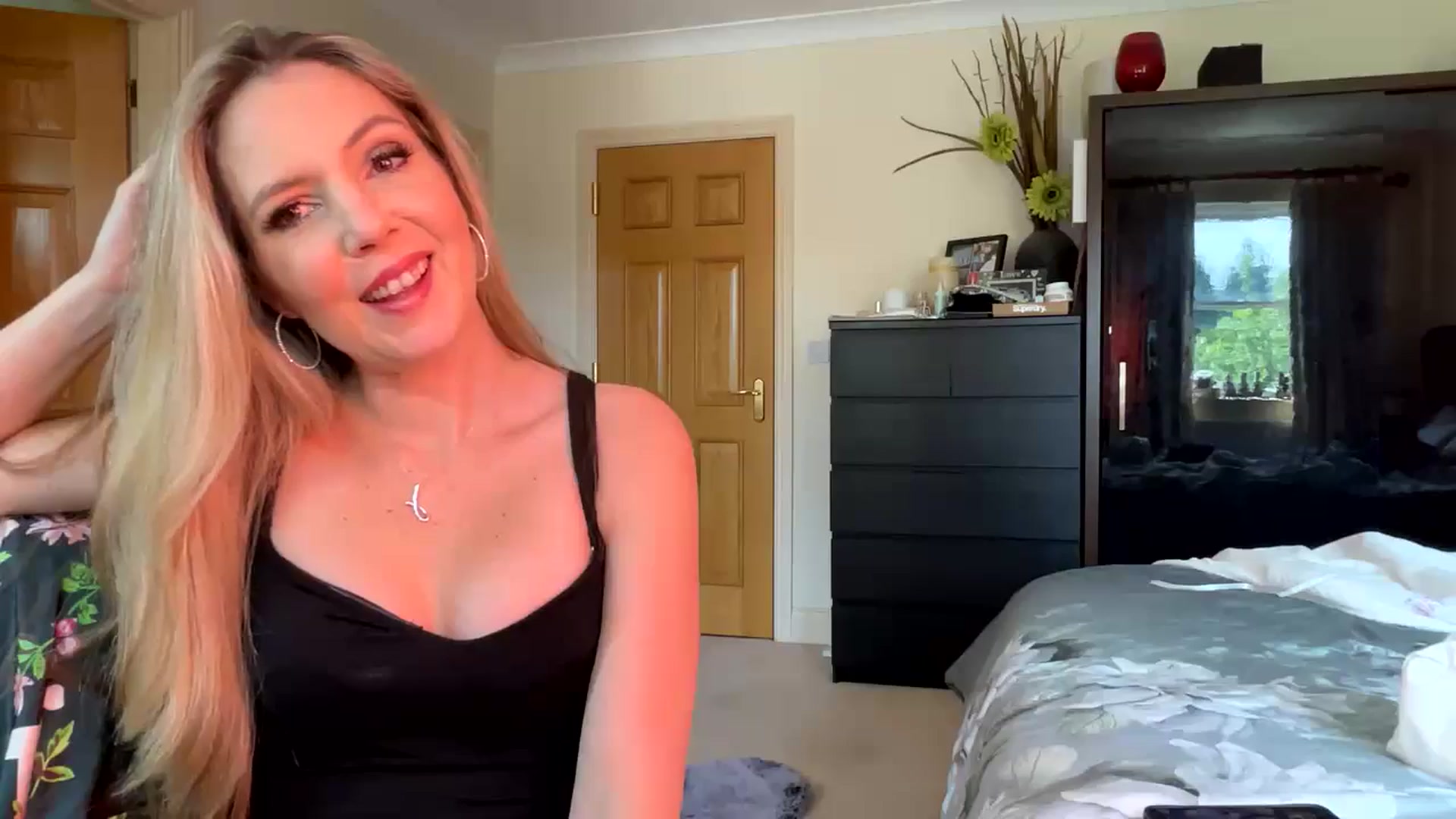 Gallery image thumbnail from Capricecoxx's myfreecams stream on, 05/08/2024, 12:47 image 7 of 20