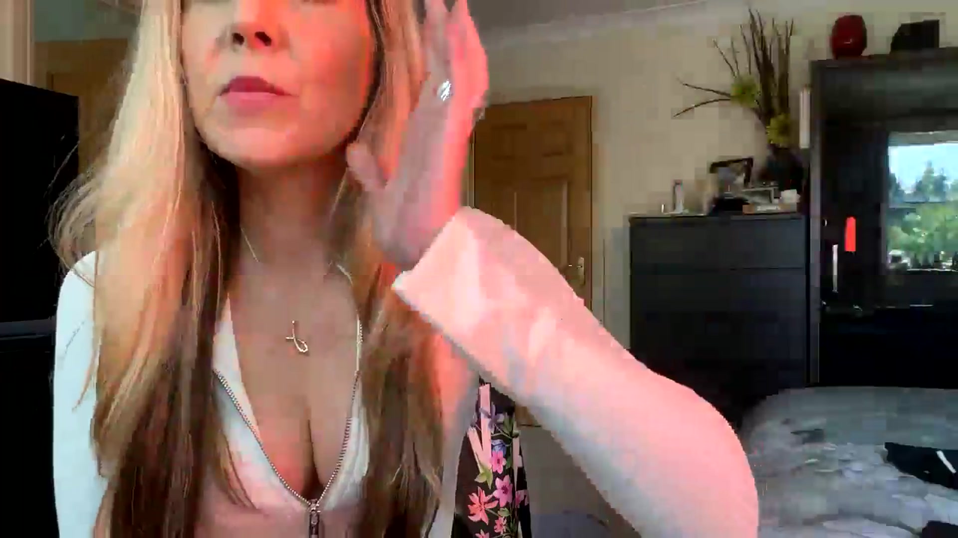 Gallery image thumbnail from Capricecoxx's myfreecams stream on, 05/09/2024, 10:39 image 19 of 20
