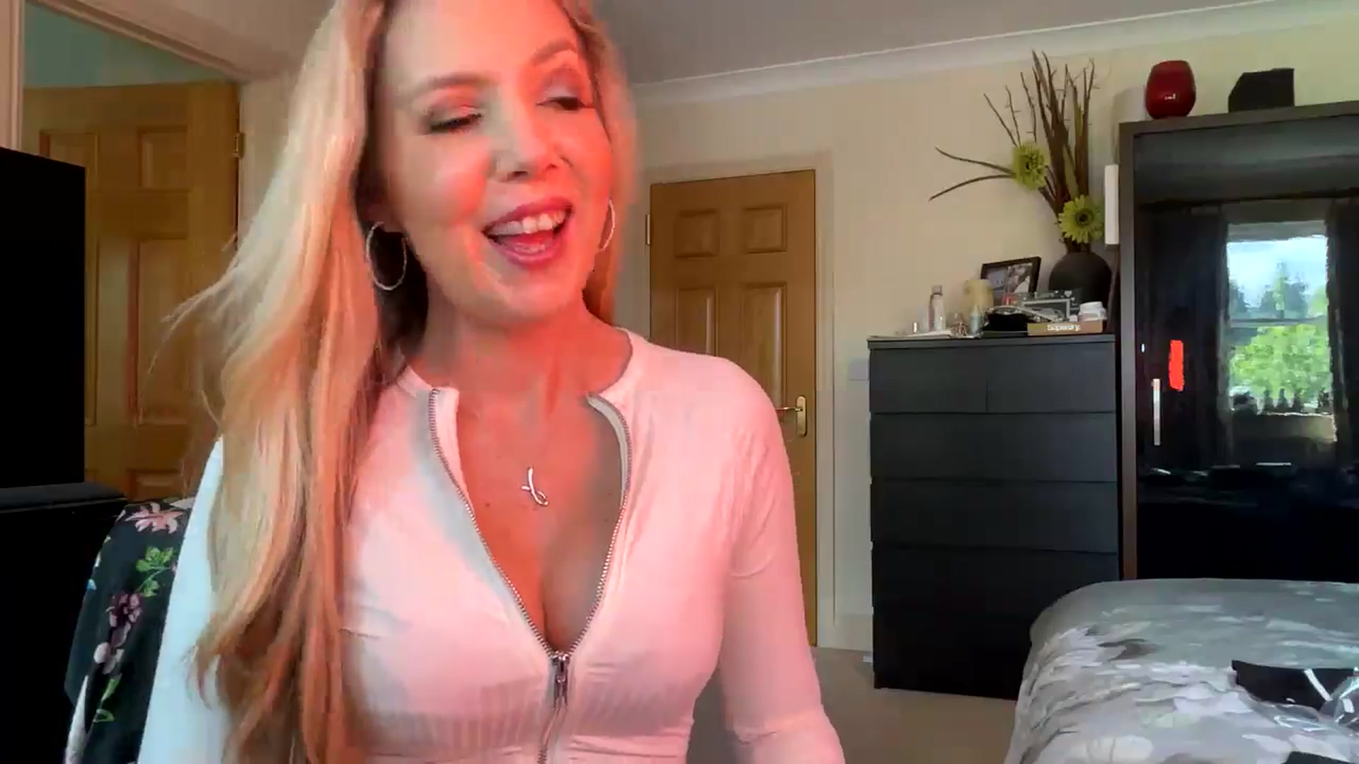 Gallery image thumbnail from Capricecoxx's myfreecams stream on, 05/09/2024, 13:45 image 19 of 20