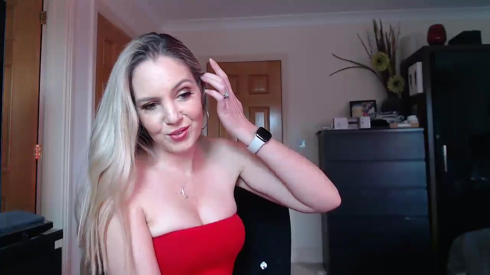 Gallery image thumbnail from Capricecoxx's myfreecams stream on, 06/06/2024, 11:07 image 15 of 20