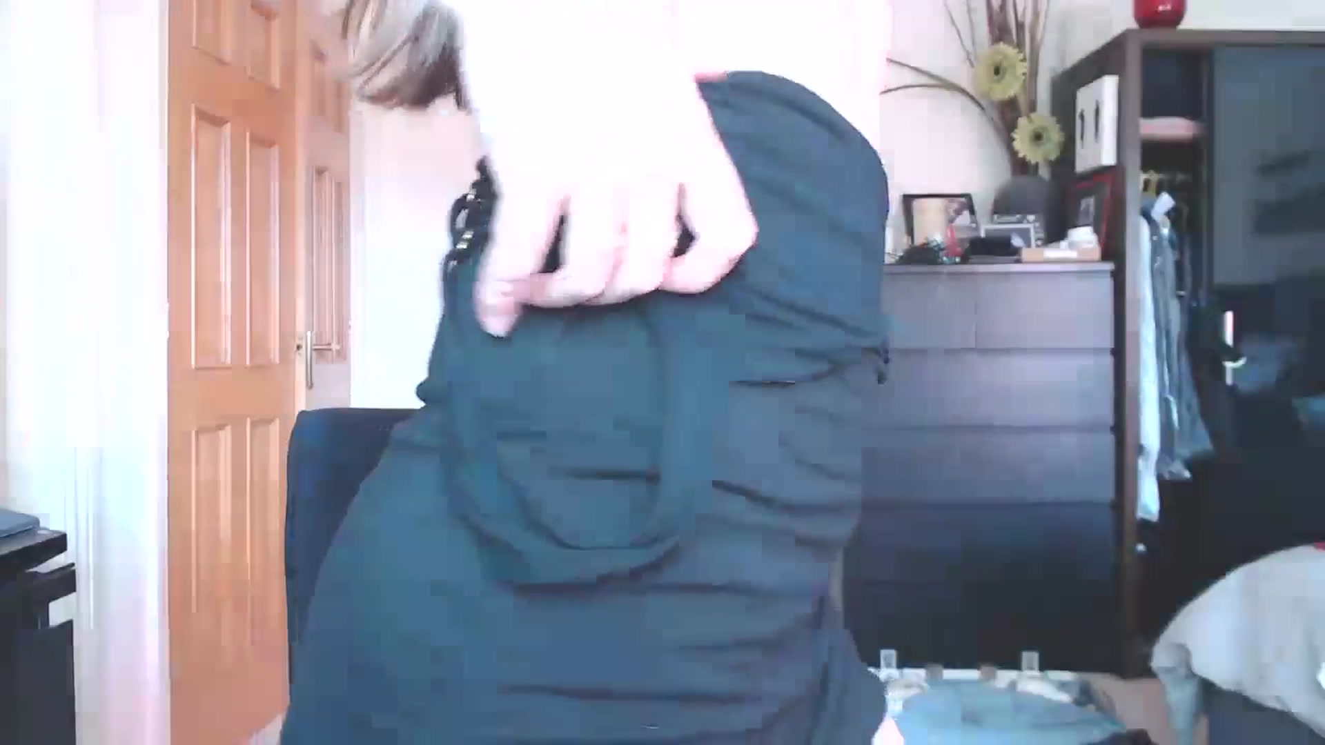 Gallery image thumbnail from Capricecoxx's myfreecams stream on, 06/19/2024, 13:52 image 17 of 20