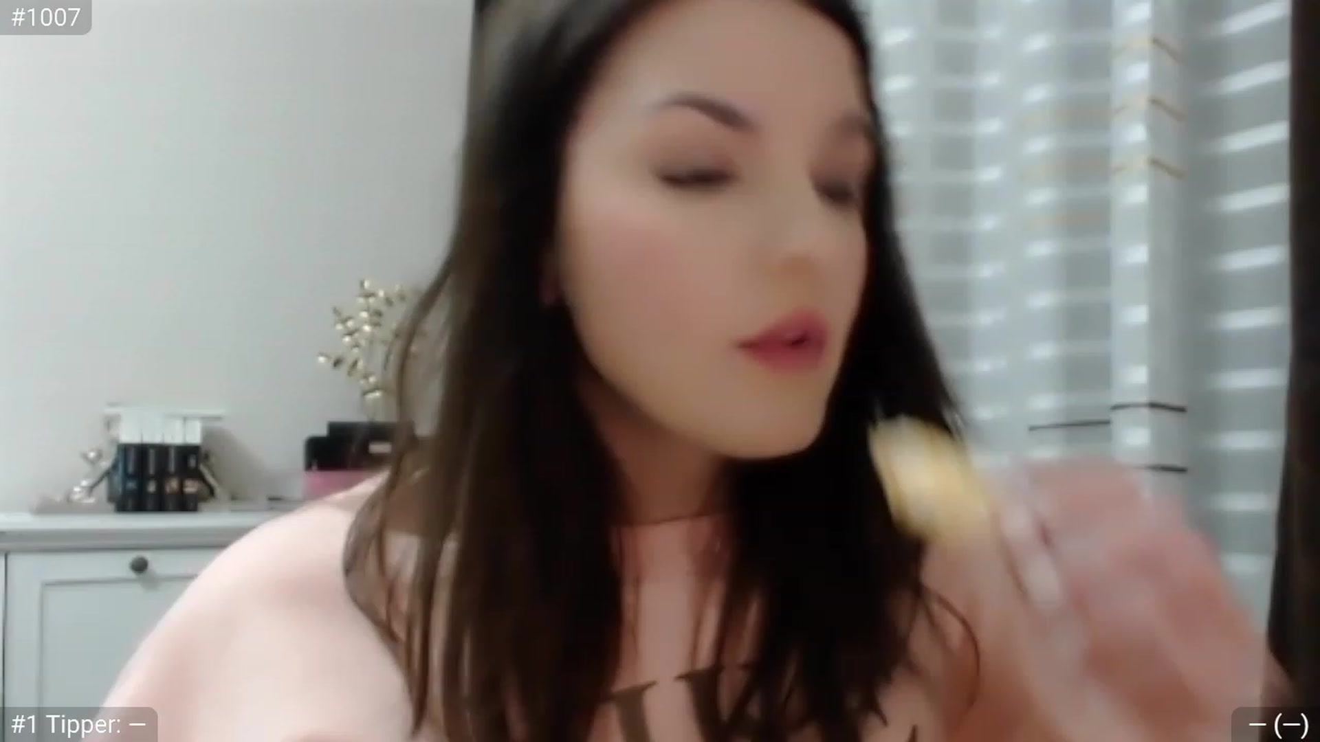 Gallery image thumbnail from CaramelFudge's myfreecams stream on, 04/07/2023, 21:58 image 6 of 20