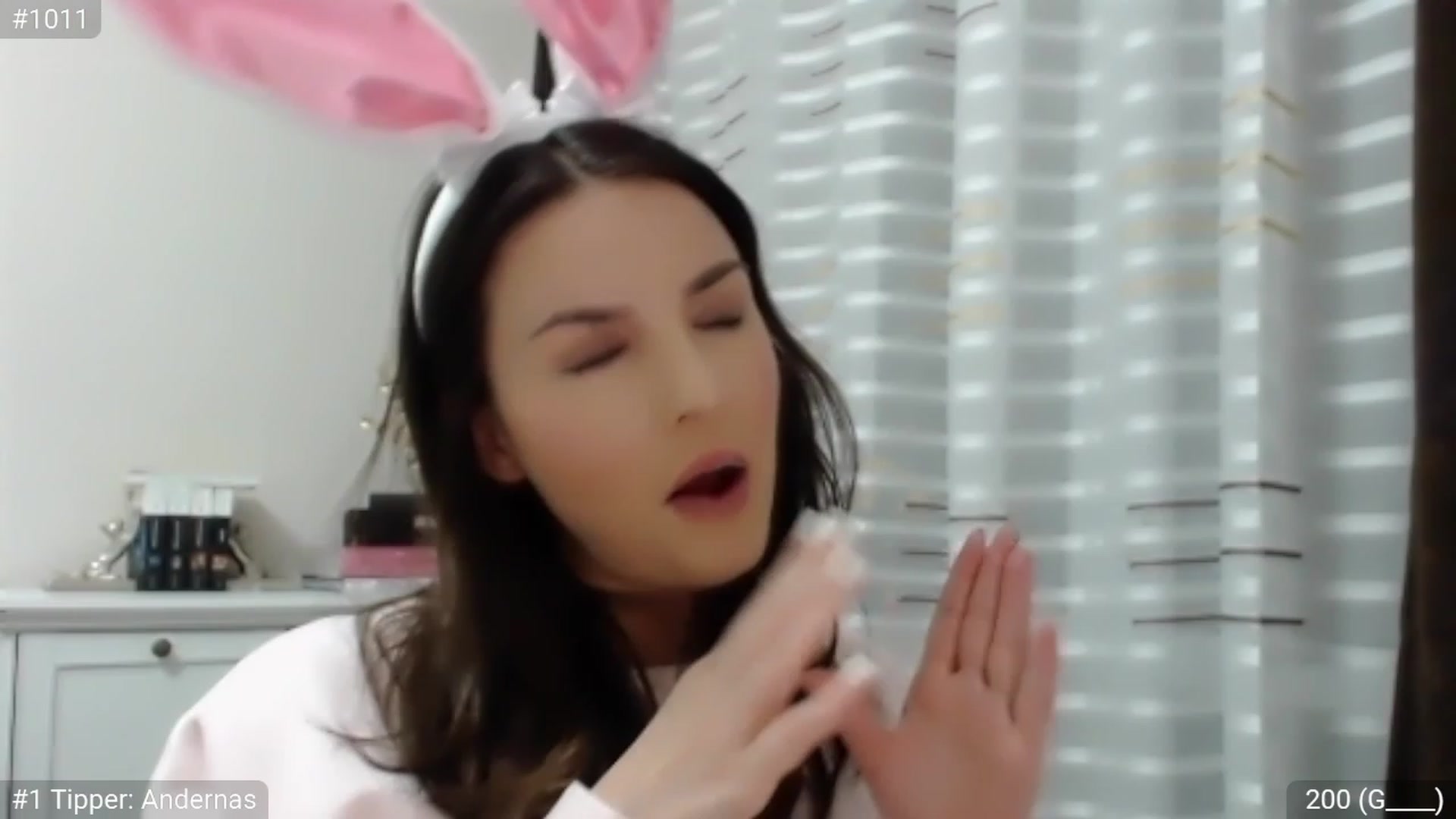 Gallery image thumbnail from CaramelFudge's myfreecams stream on, 04/08/2023, 19:49 image 5 of 20