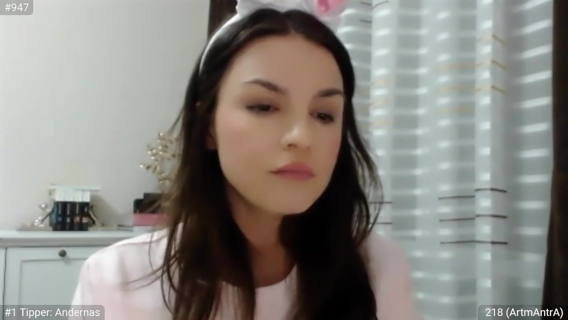 Gallery image thumbnail from CaramelFudge's myfreecams stream on, 04/08/2023, 19:49 image 14 of 20
