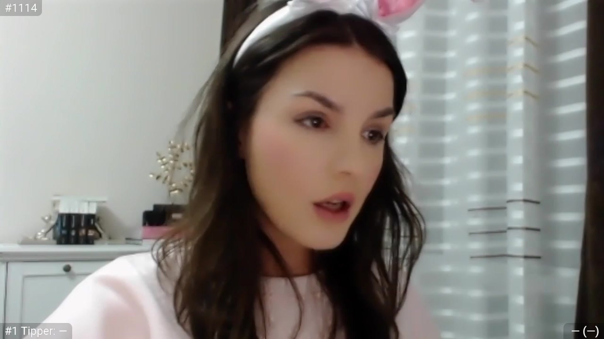 Gallery image thumbnail from CaramelFudge's myfreecams stream on, 04/08/2023, 19:49 image 2 of 20
