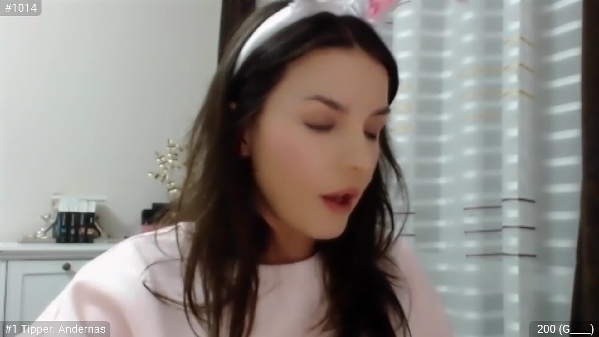 Gallery image thumbnail from CaramelFudge's myfreecams stream on, 04/08/2023, 19:49 image 9 of 20