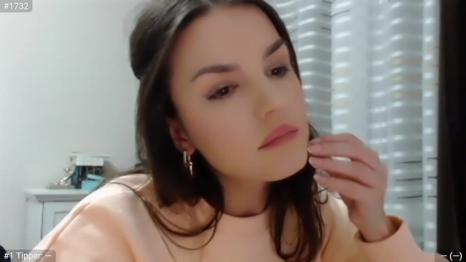 Gallery image thumbnail from CaramelFudge's myfreecams stream on, 04/15/2023, 20:34 image 8 of 20