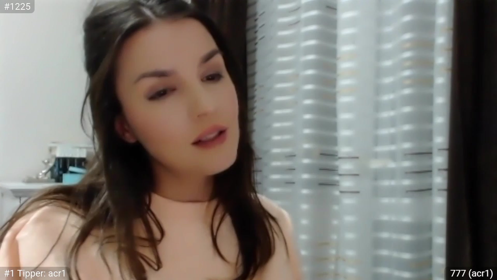 Gallery image thumbnail from CaramelFudge's myfreecams stream on, 04/15/2023, 23:05 image 4 of 20