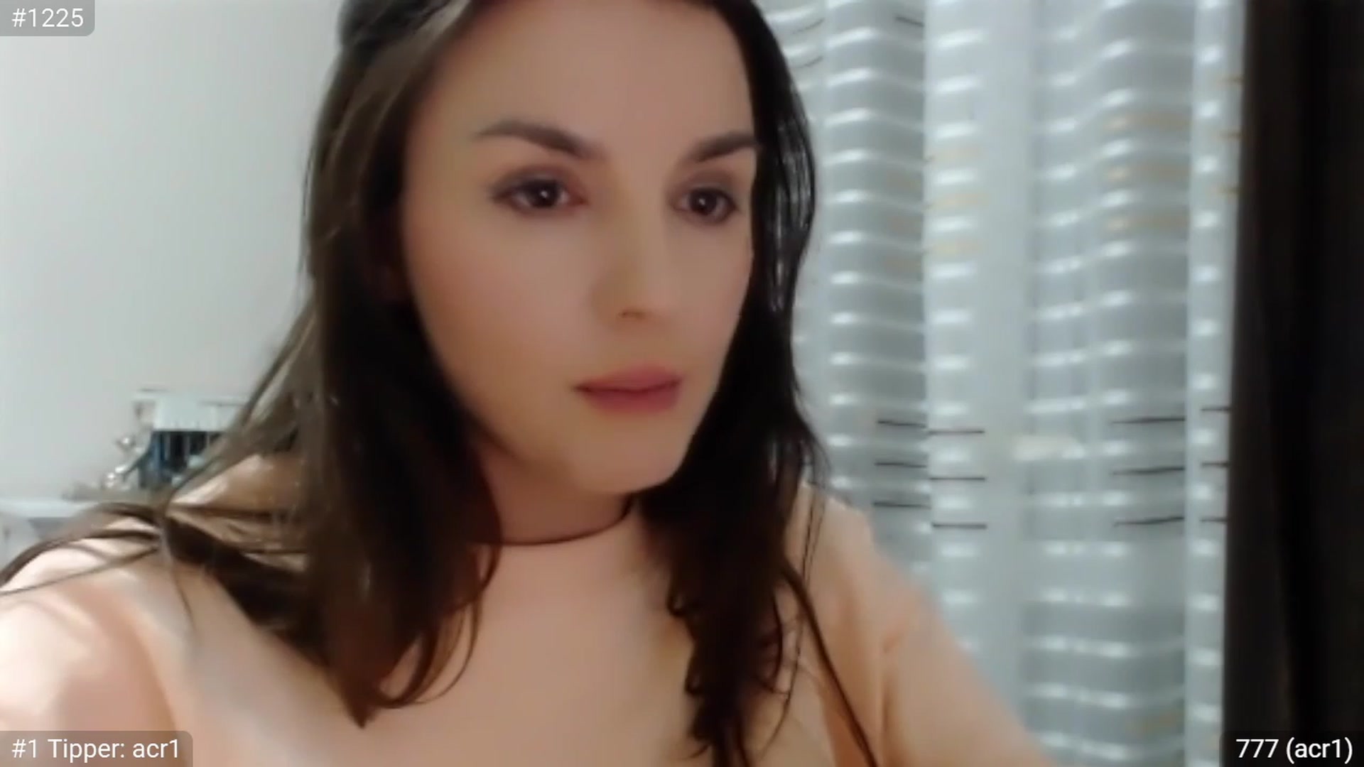Gallery image thumbnail from CaramelFudge's myfreecams stream on, 04/15/2023, 23:05 image 1 of 20