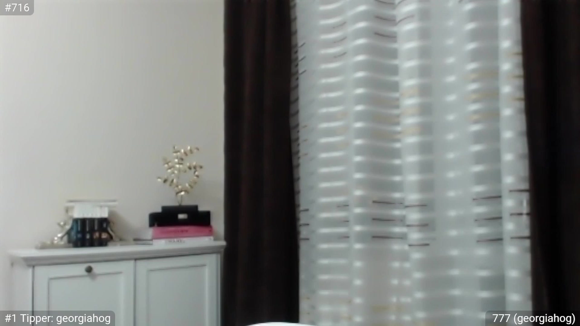 Gallery image thumbnail from CaramelFudge's myfreecams stream on, 04/19/2023, 20:08 image 19 of 20