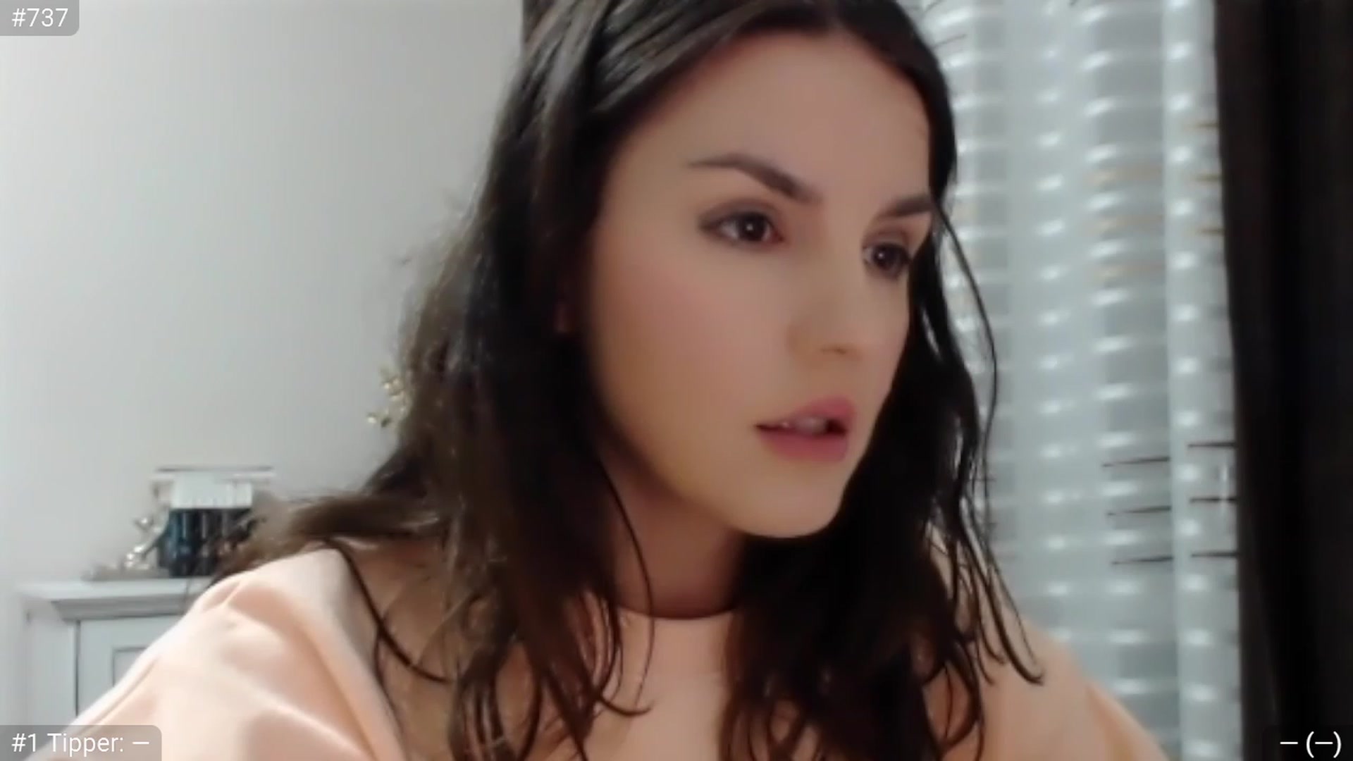 Gallery image thumbnail from CaramelFudge's myfreecams stream on, 04/19/2023, 20:08 image 8 of 20