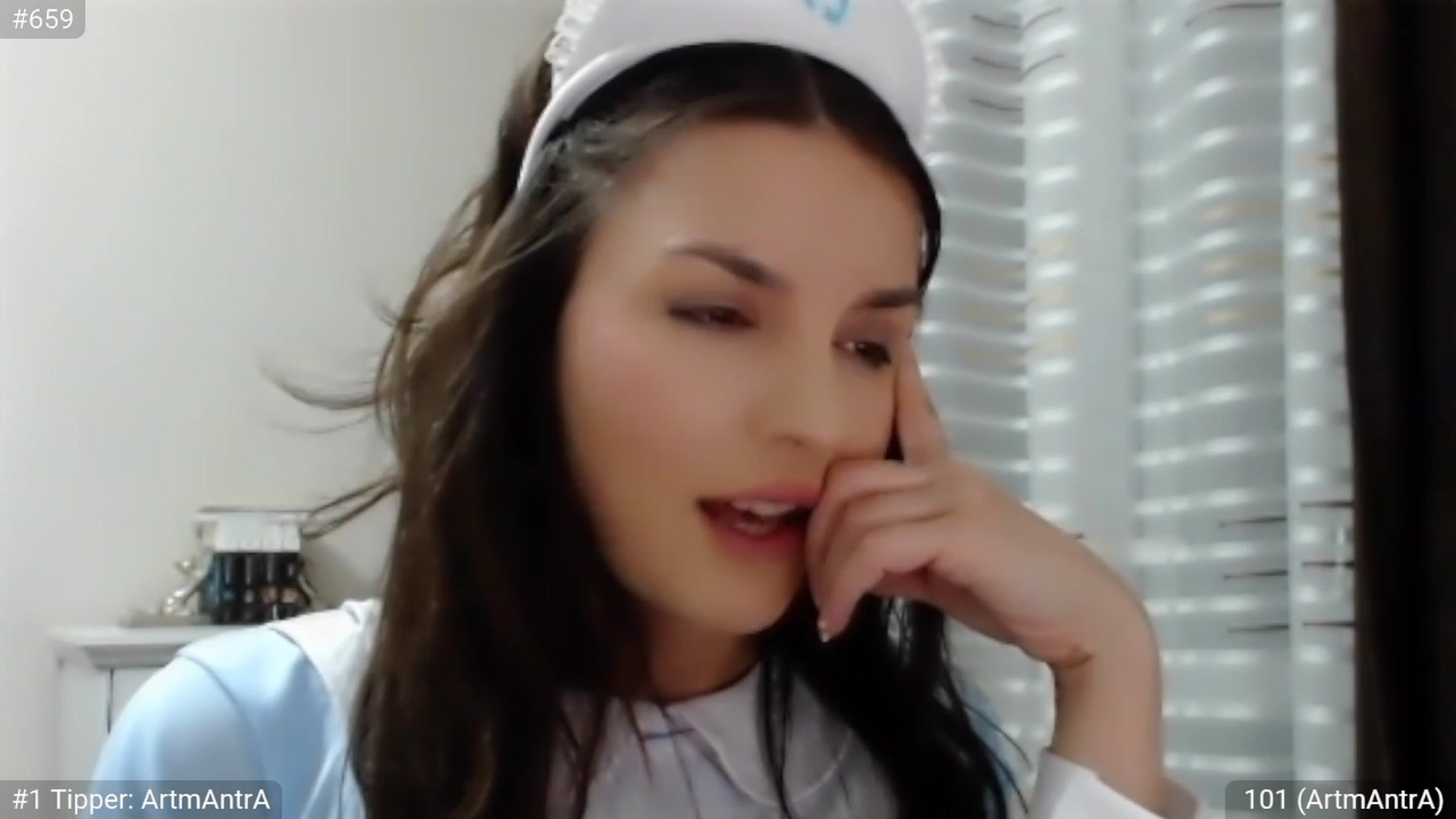 Gallery image thumbnail from CaramelFudge's myfreecams stream on, 04/21/2023, 23:29 image 5 of 20