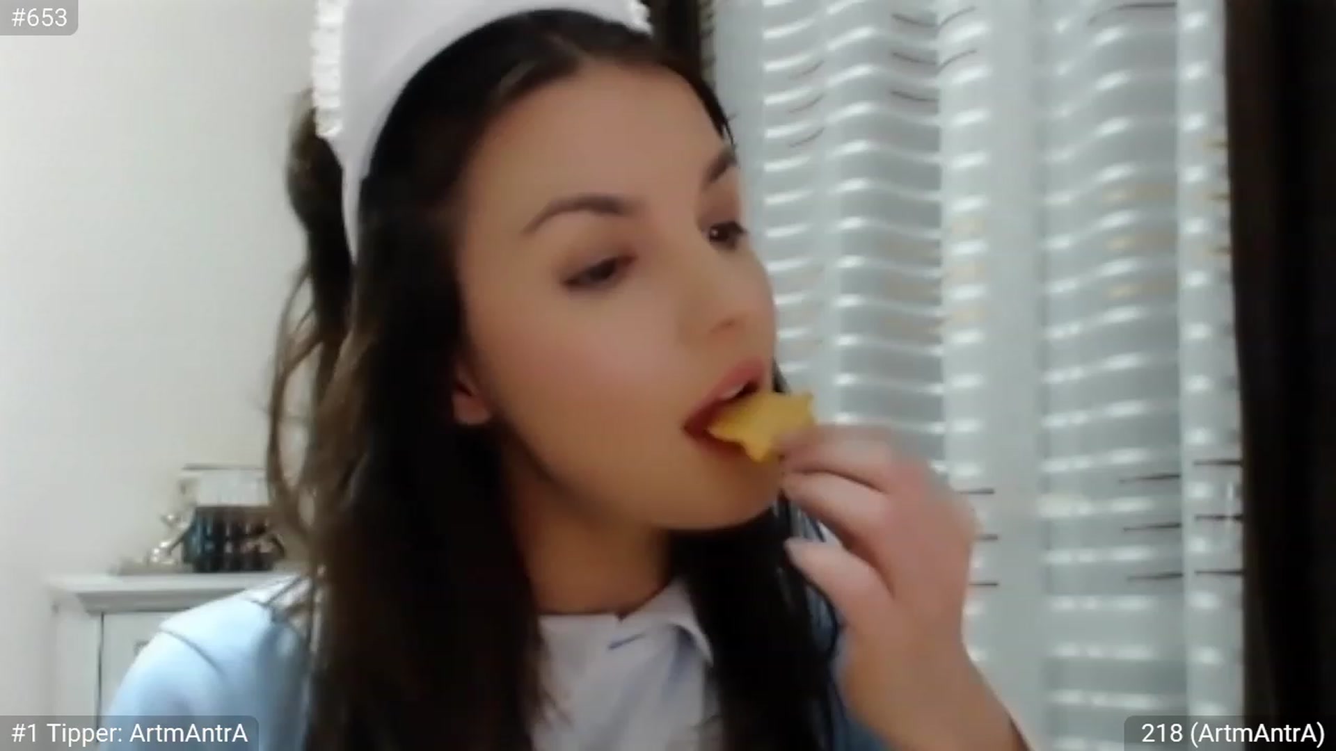 Gallery image thumbnail from CaramelFudge's myfreecams stream on, 04/21/2023, 23:29 image 8 of 20