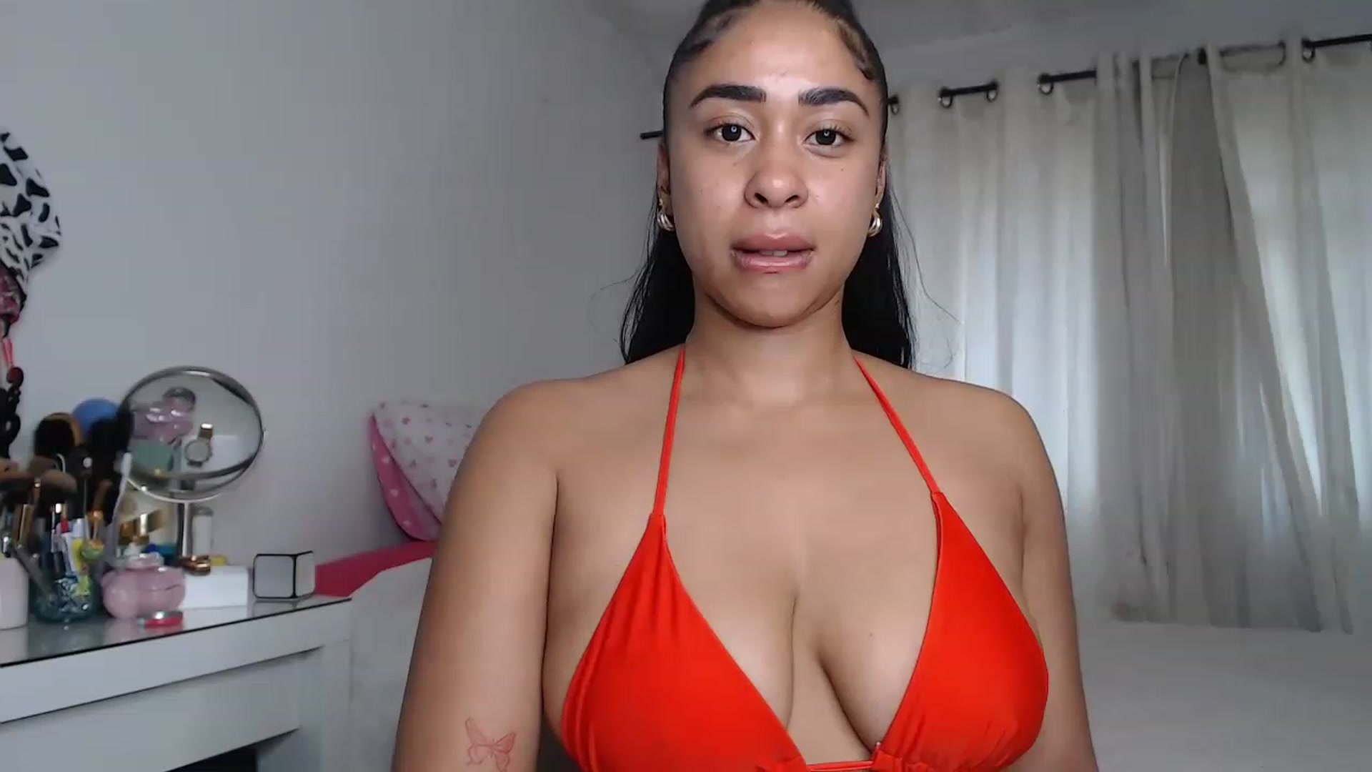 Gallery image thumbnail from Caramel_uk's myfreecams stream on, 06/20/2023, 09:19 image 20 of 20