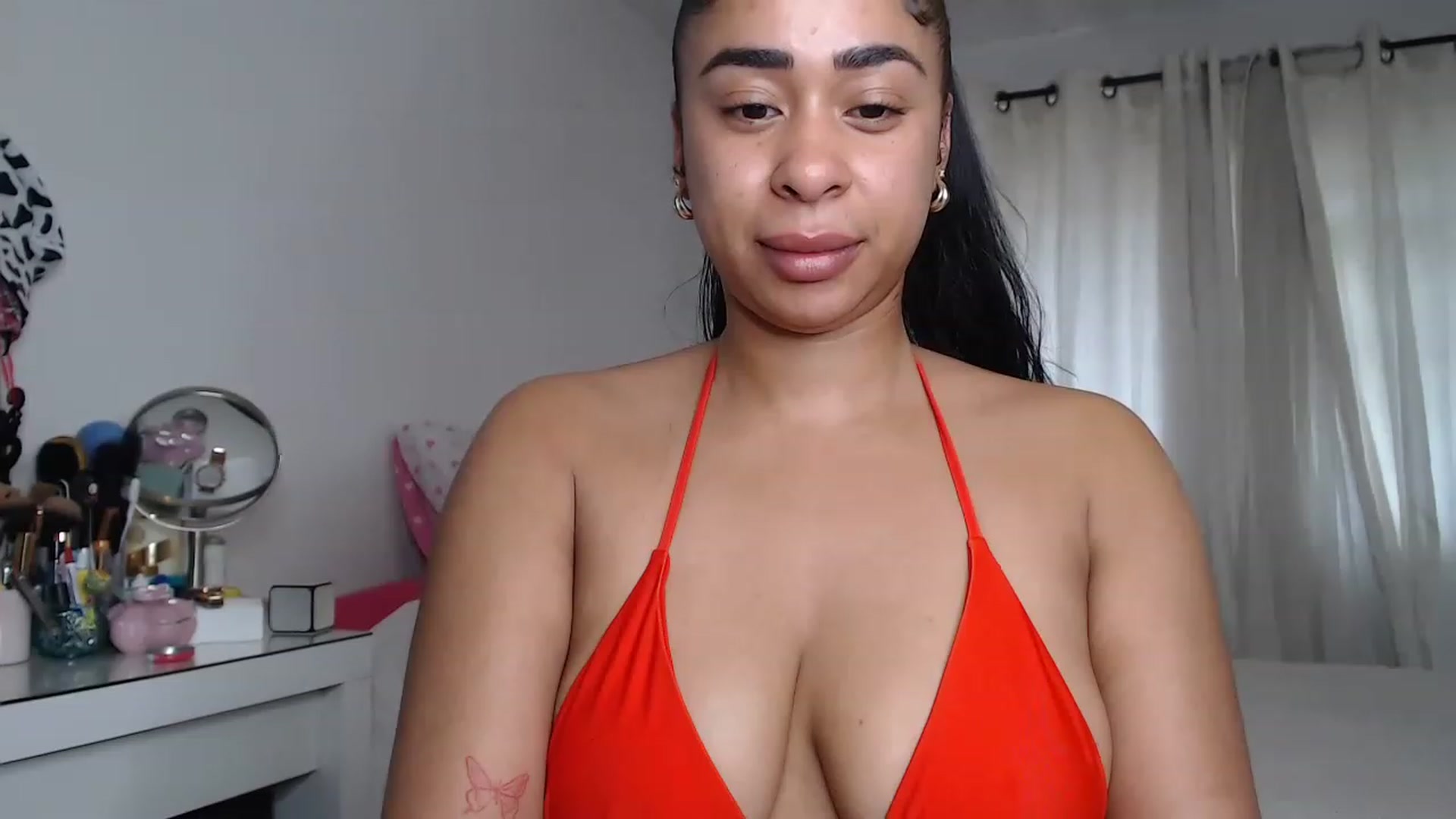 Gallery image thumbnail from Caramel_uk's myfreecams stream on, 06/20/2023, 09:19 image 15 of 20