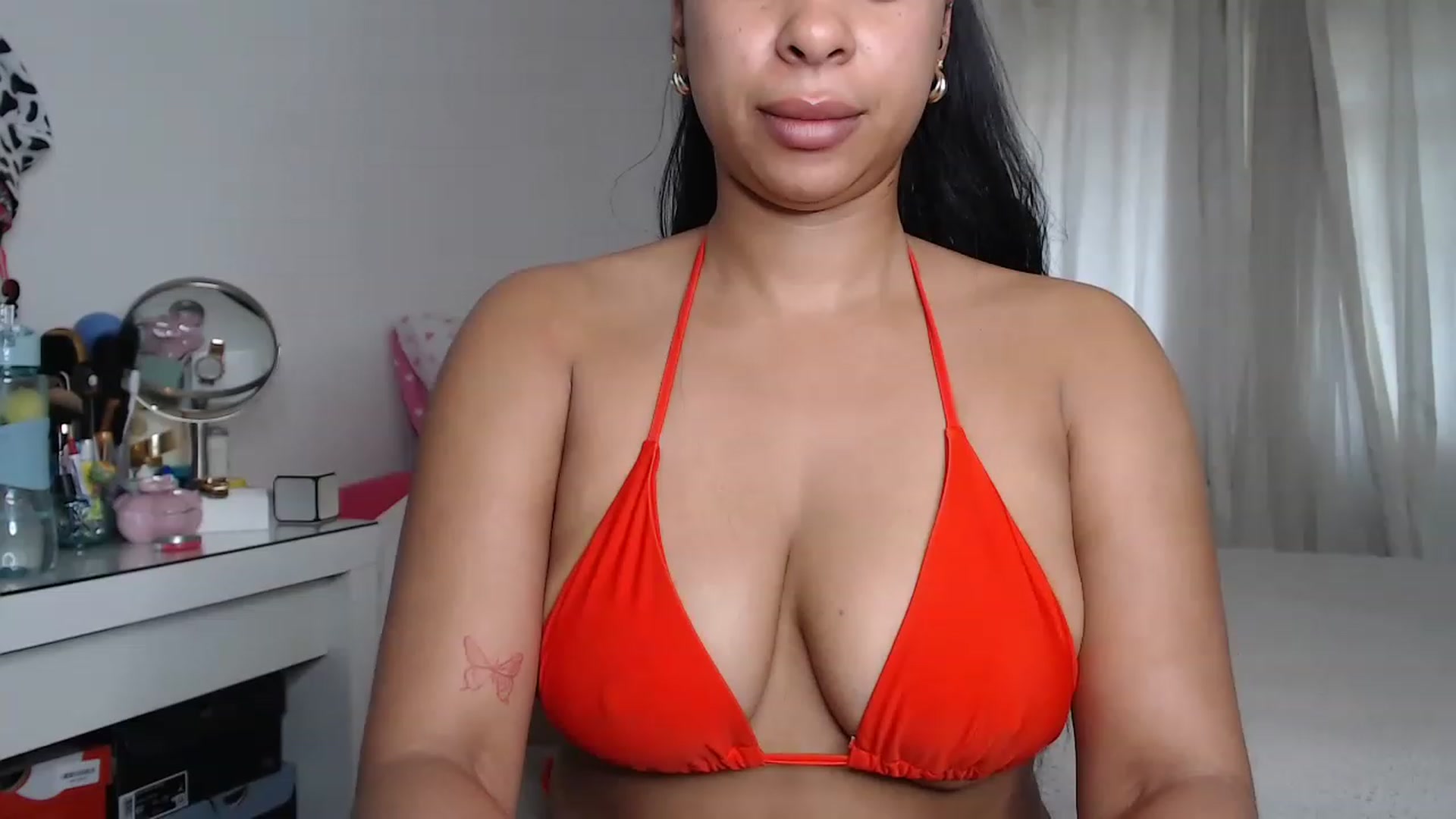 Gallery image thumbnail from Caramel_uk's myfreecams stream on, 06/20/2023, 09:19 image 13 of 20