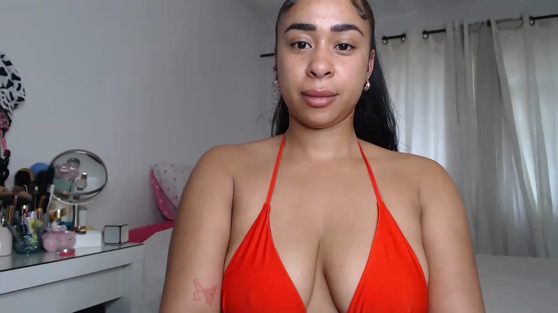 Gallery image thumbnail from Caramel_uk's myfreecams stream on, 06/20/2023, 09:19 image 18 of 20