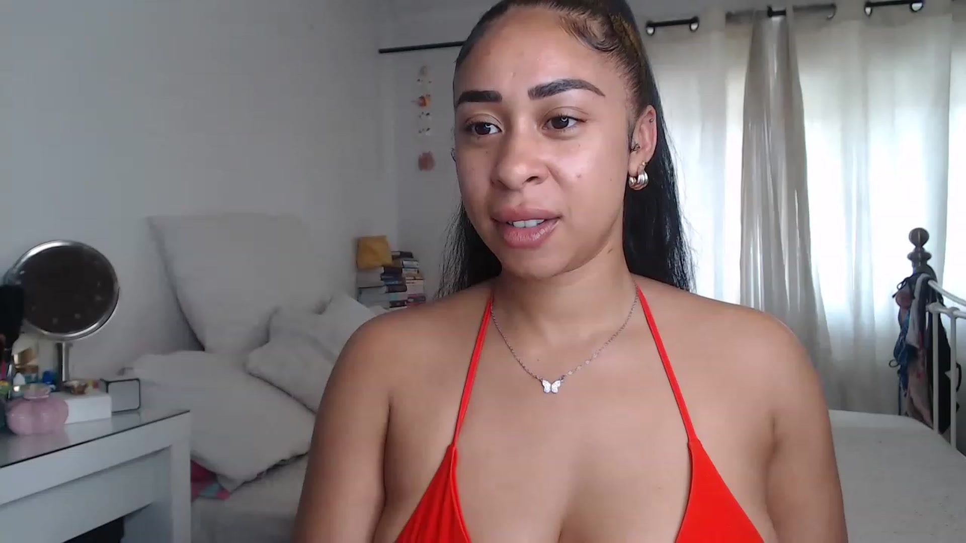 Gallery image thumbnail from Caramel_uk's myfreecams stream on, 06/26/2023, 09:15 image 10 of 20
