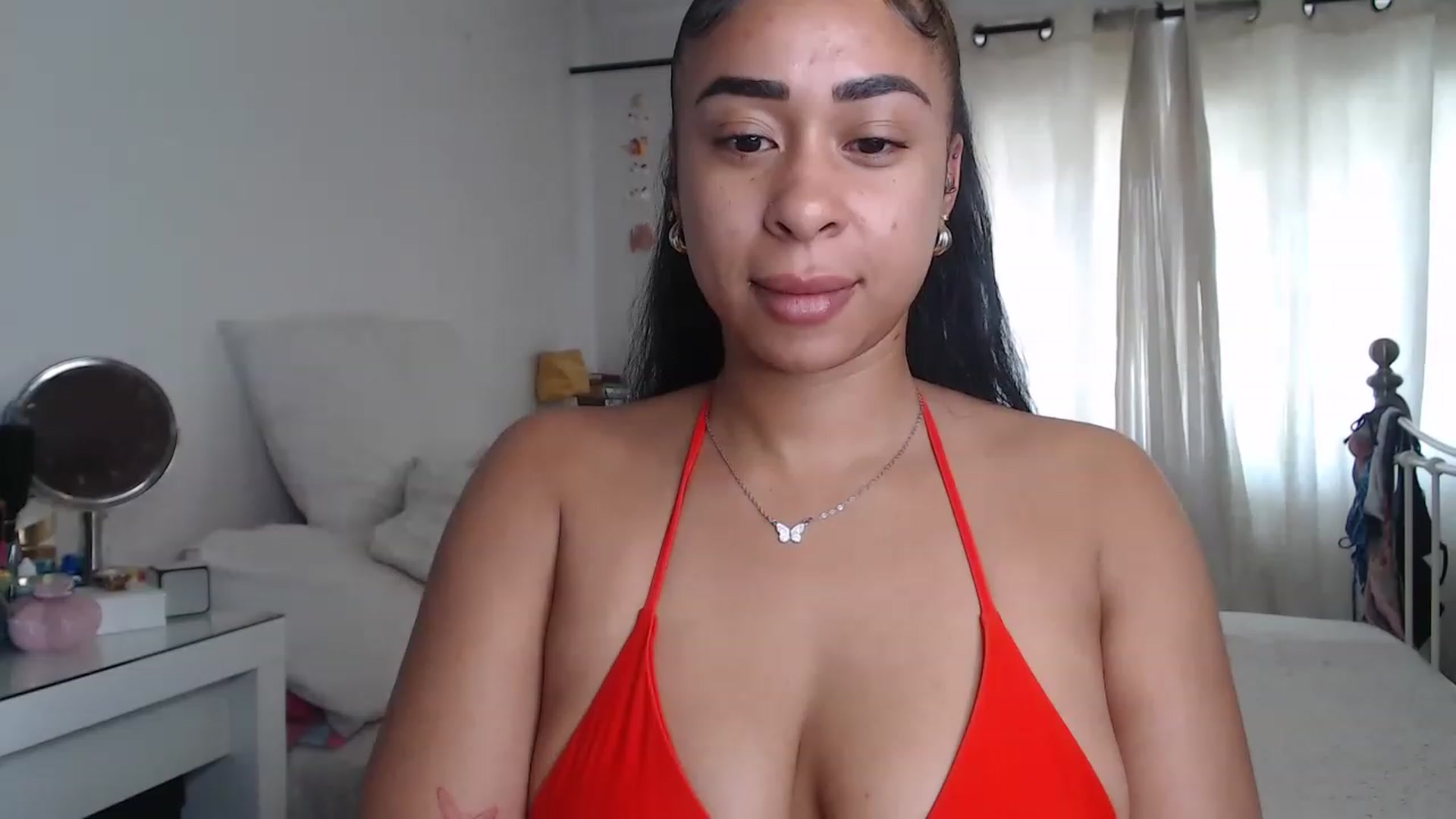 Gallery image thumbnail from Caramel_uk's myfreecams stream on, 06/26/2023, 09:15 image 3 of 20