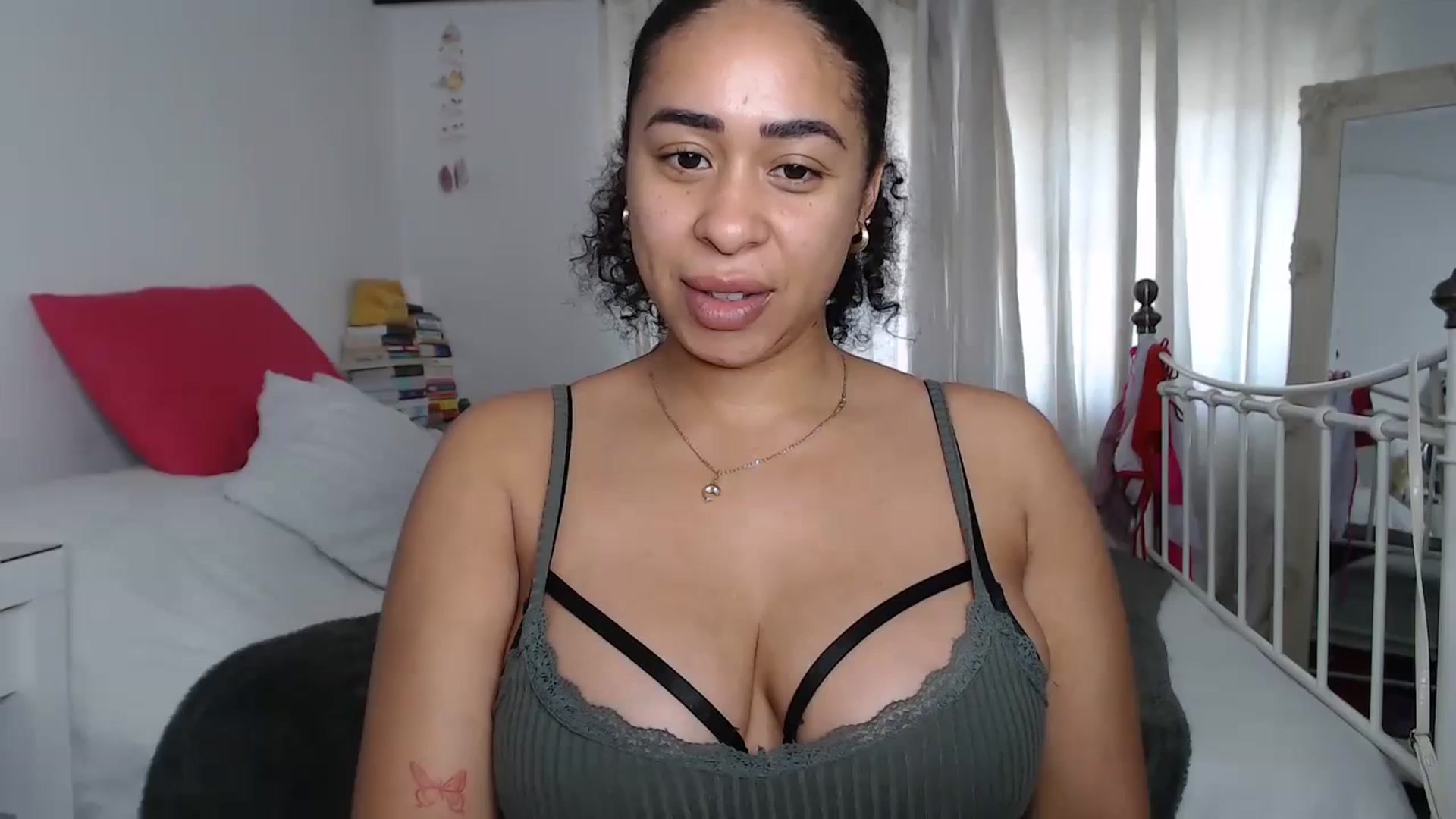 Gallery image thumbnail from Caramel_uk's myfreecams stream on, 09/16/2023, 09:43 image 6 of 20