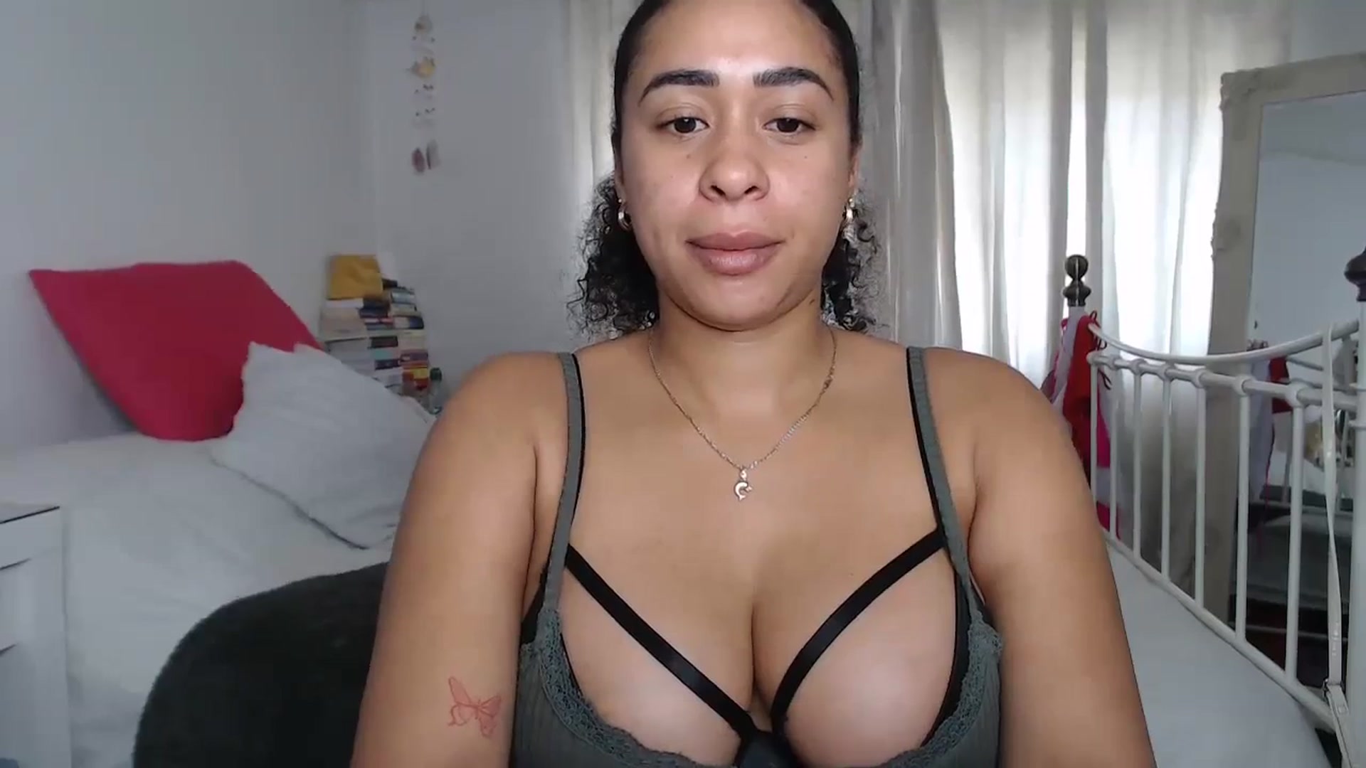 Gallery image thumbnail from Caramel_uk's myfreecams stream on, 09/16/2023, 09:43 image 16 of 20