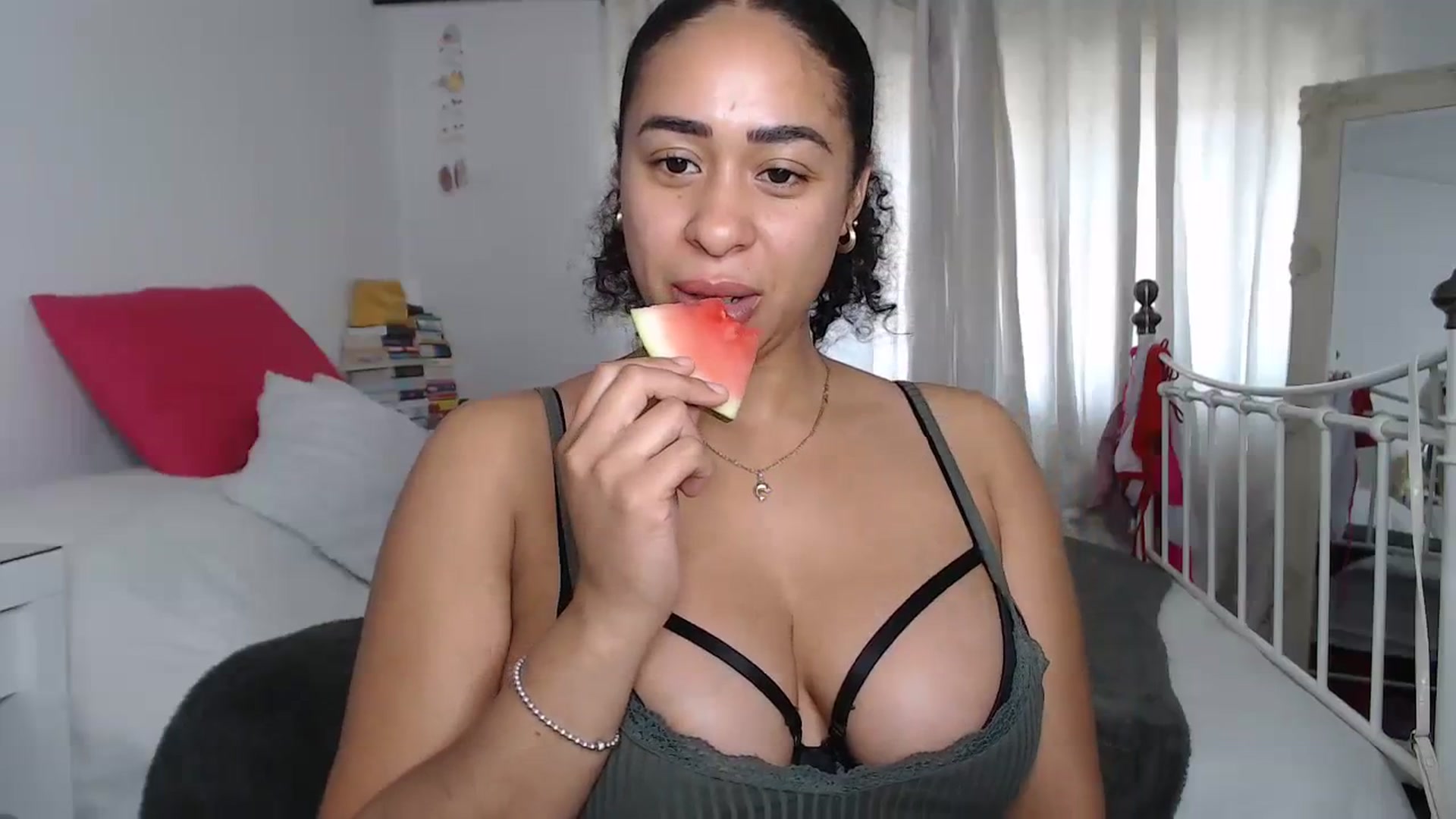 Gallery image thumbnail from Caramel_uk's myfreecams stream on, 09/16/2023, 09:43 image 12 of 20
