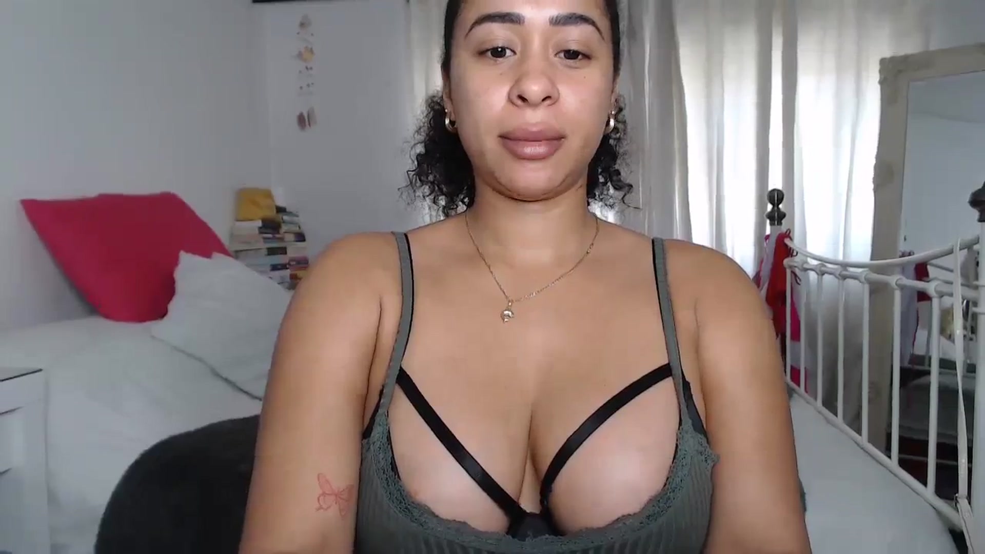 Gallery image thumbnail from Caramel_uk's myfreecams stream on, 09/16/2023, 09:43 image 7 of 20