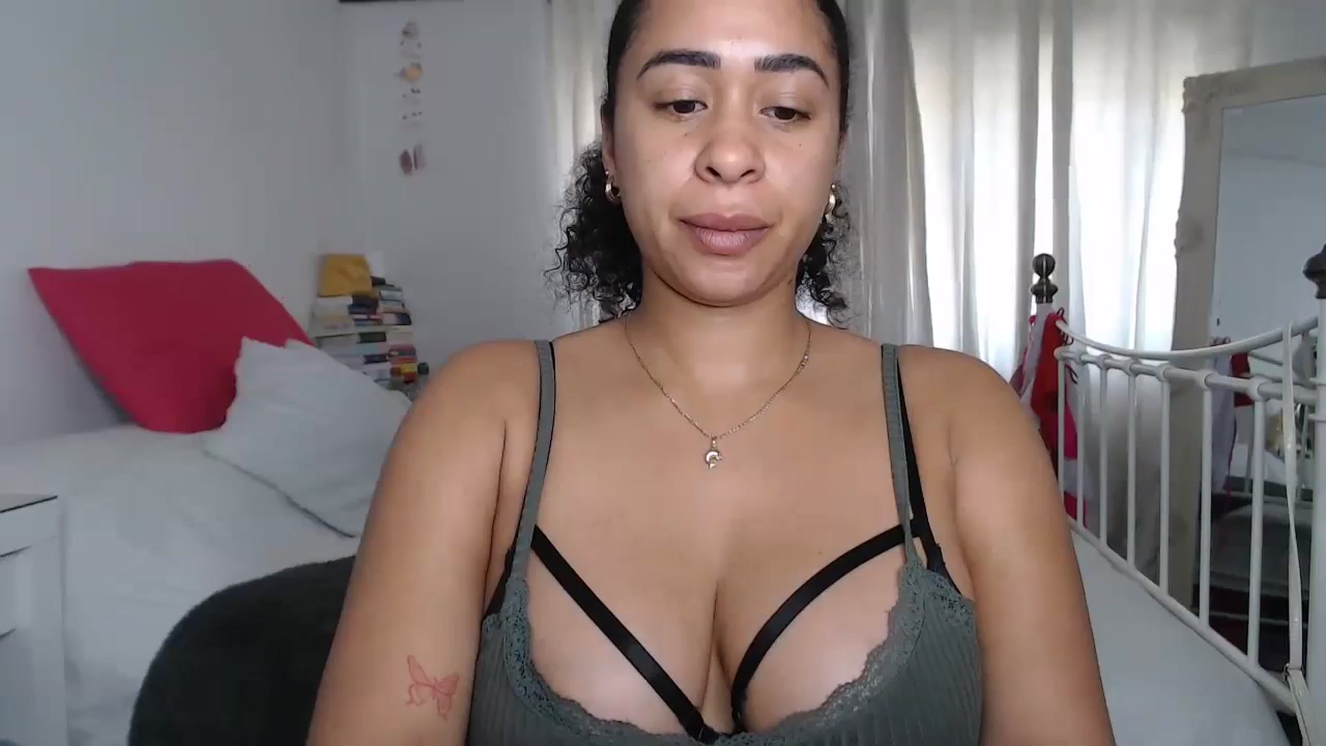 Gallery image thumbnail from Caramel_uk's myfreecams stream on, 09/16/2023, 09:43 image 20 of 20