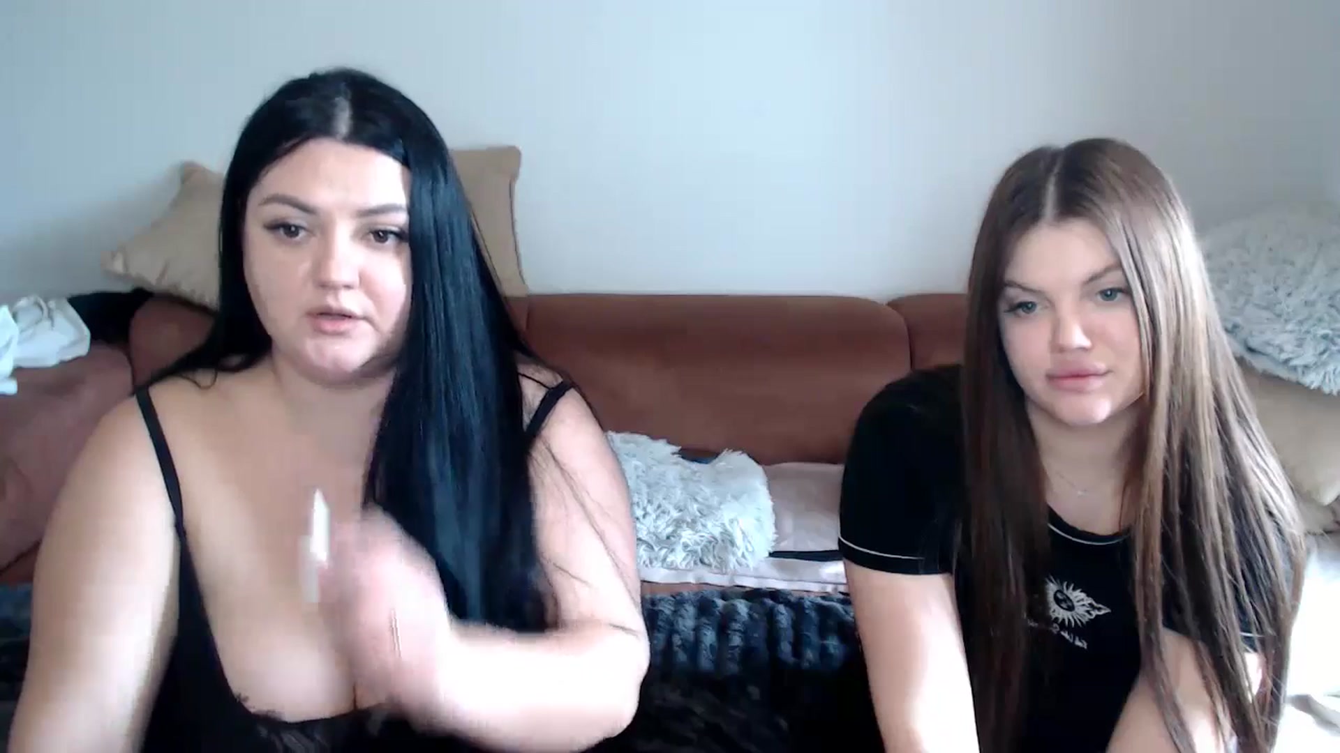 Gallery image thumbnail from Caramelkaa's myfreecams stream on, 04/25/2024, 09:52 image 6 of 20