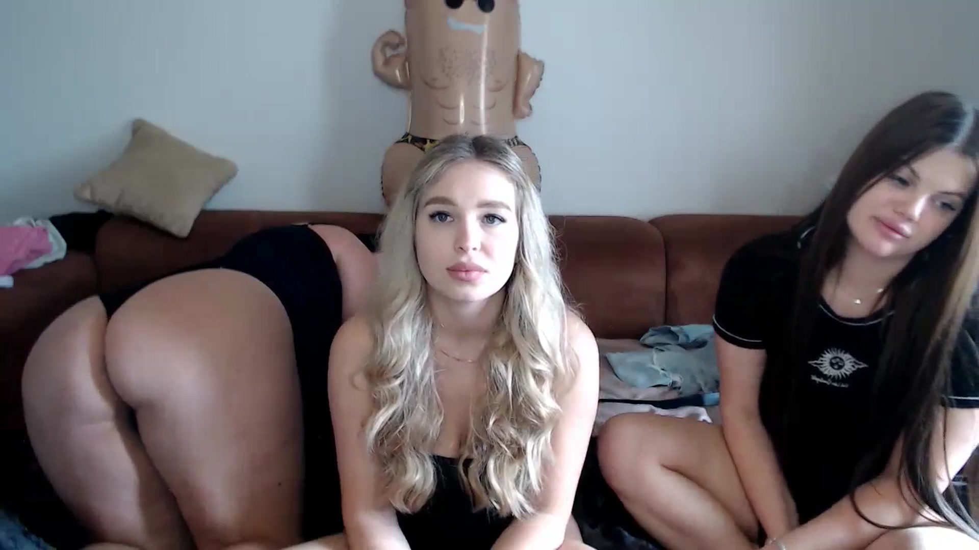Gallery image thumbnail from Caramelkaa's myfreecams stream on, 04/25/2024, 09:52 image 16 of 20
