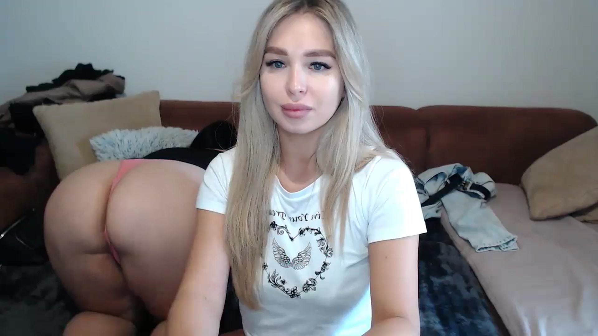 Gallery image thumbnail from Caramelkaa's myfreecams stream on, 04/28/2024, 10:53 image 16 of 20
